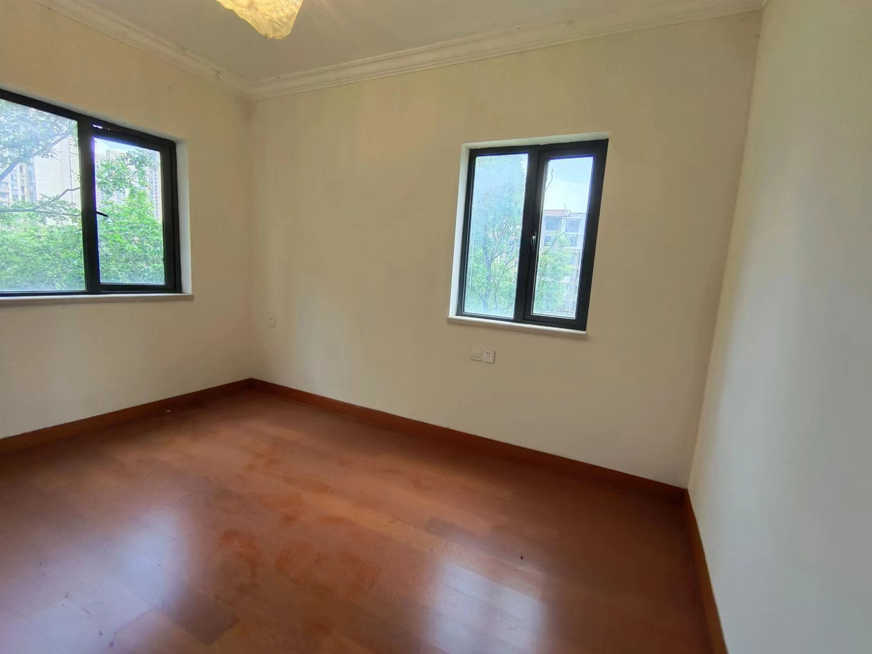 恒大华府 4室2厅2卫 89.8万 恒大华府 4室2厅2卫 89.8万室内图