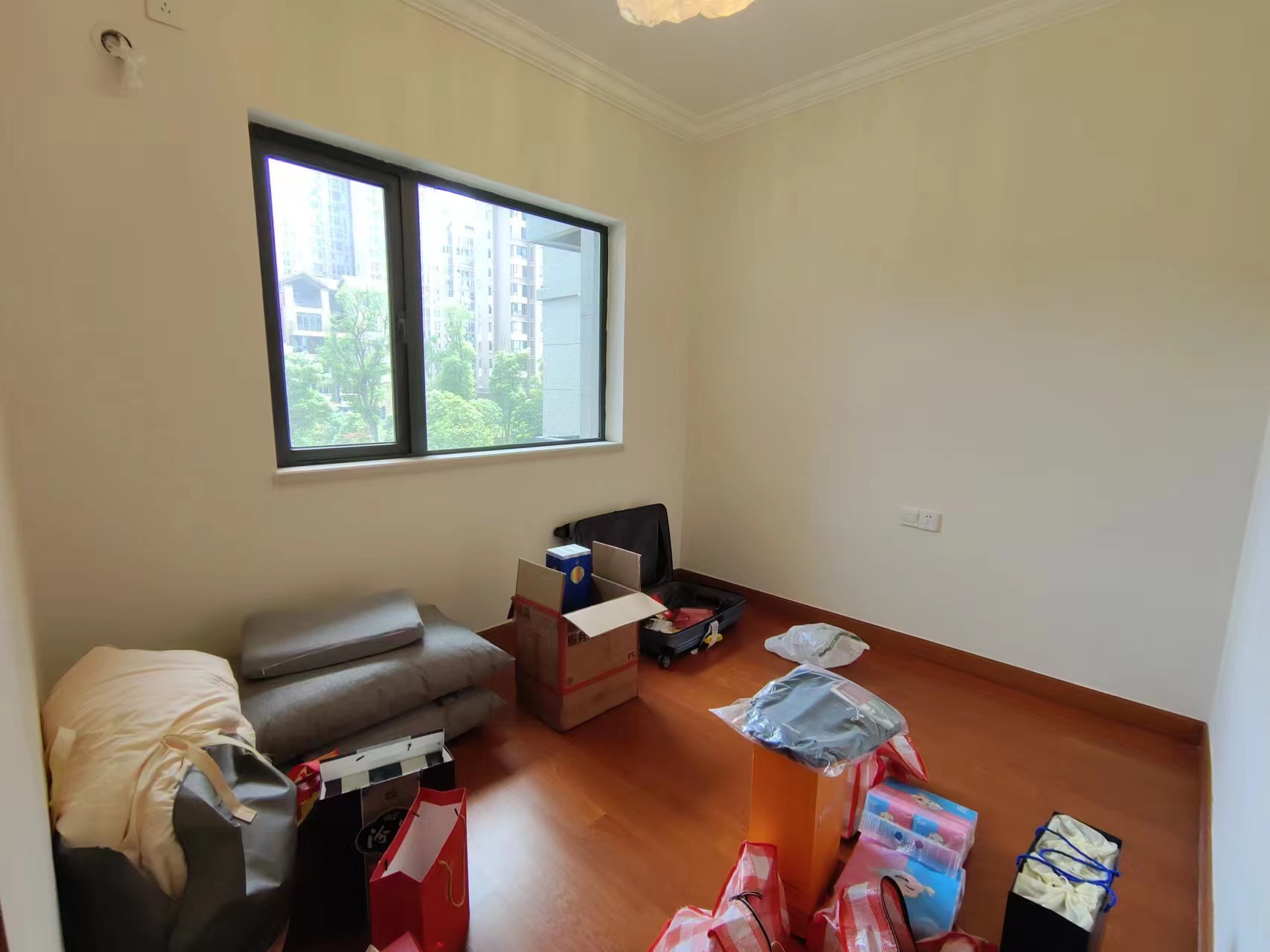 恒大华府 4室2厅2卫 89.8万 恒大华府 4室2厅2卫 89.8万室内图