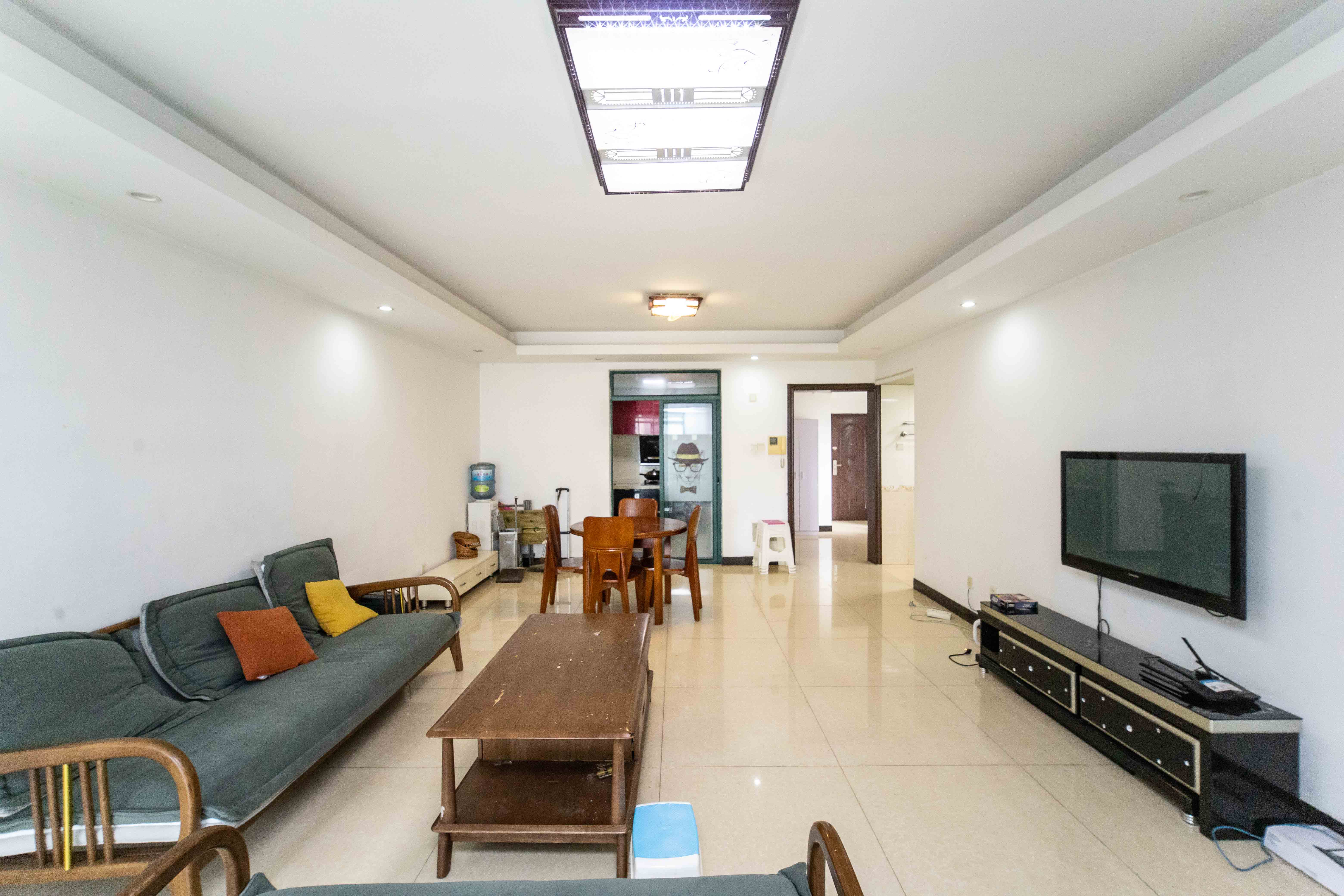 东来苑  3室2厅1卫    135.0万 东来苑  3室2厅1卫    135.0万客厅