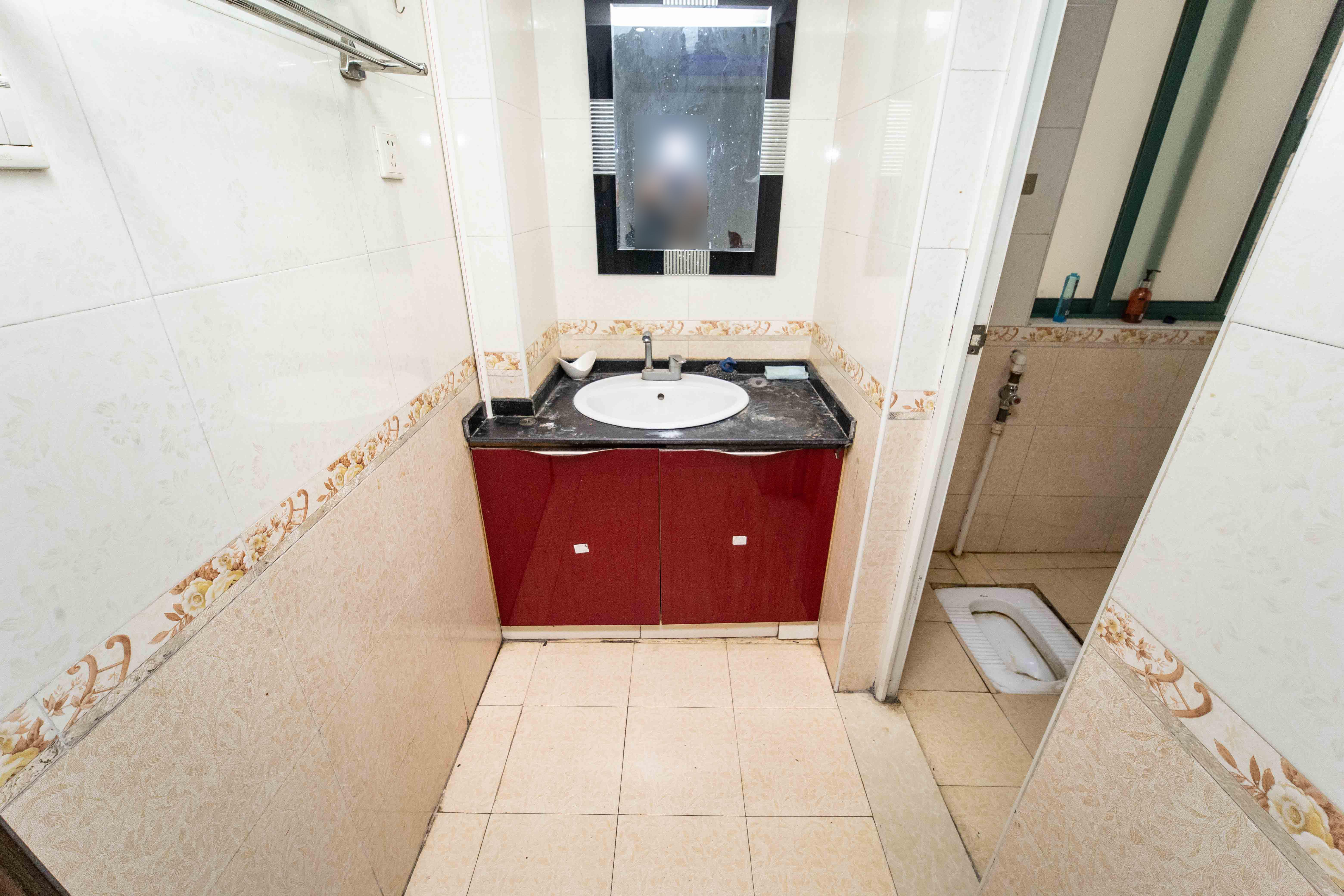 东来苑  3室2厅1卫    135.0万 东来苑  3室2厅1卫    135.0万卫生间