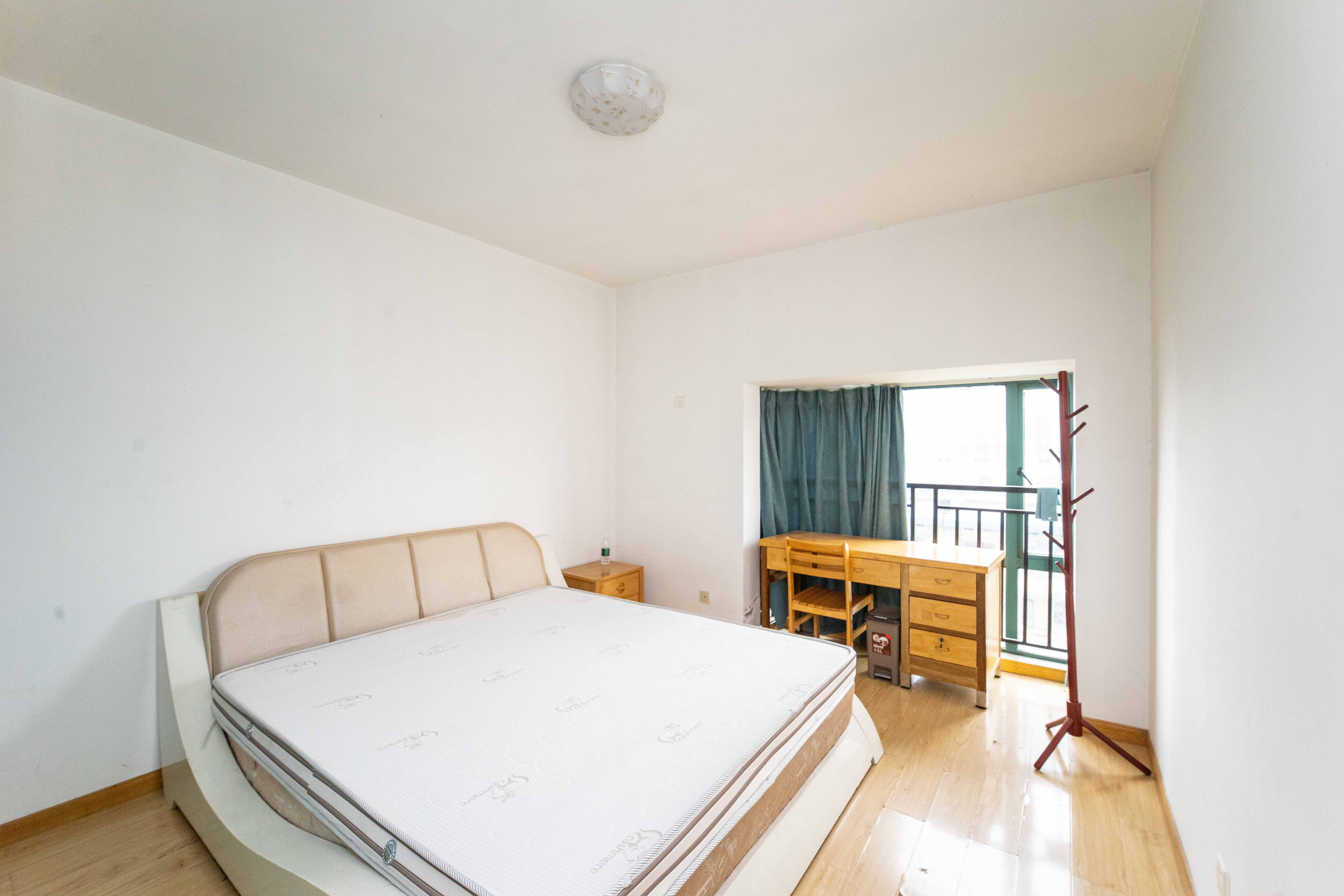 东来苑  3室2厅1卫    135.0万卧室