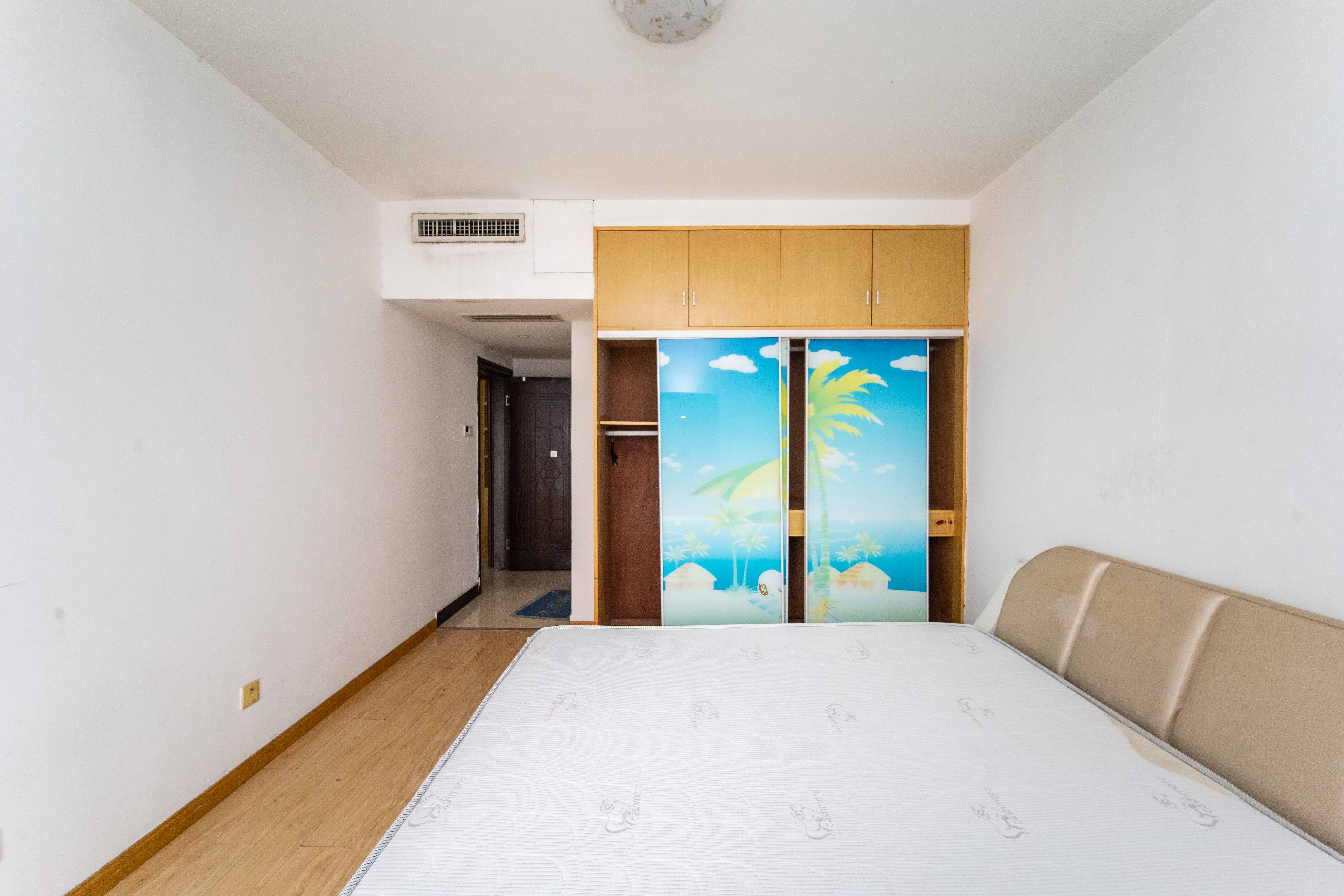 东来苑  3室2厅1卫    135.0万卧室