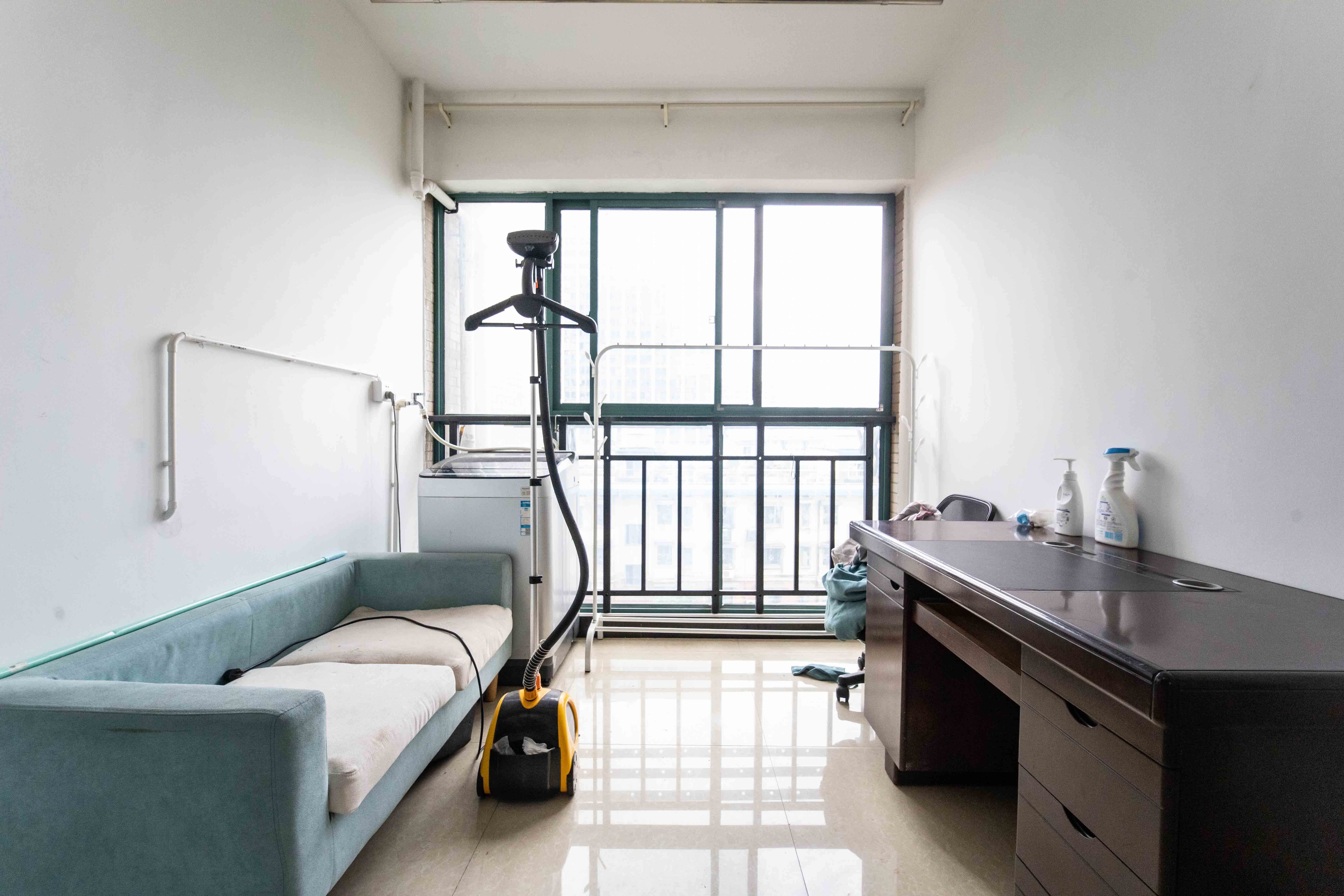 东来苑  3室2厅1卫    135.0万阳台