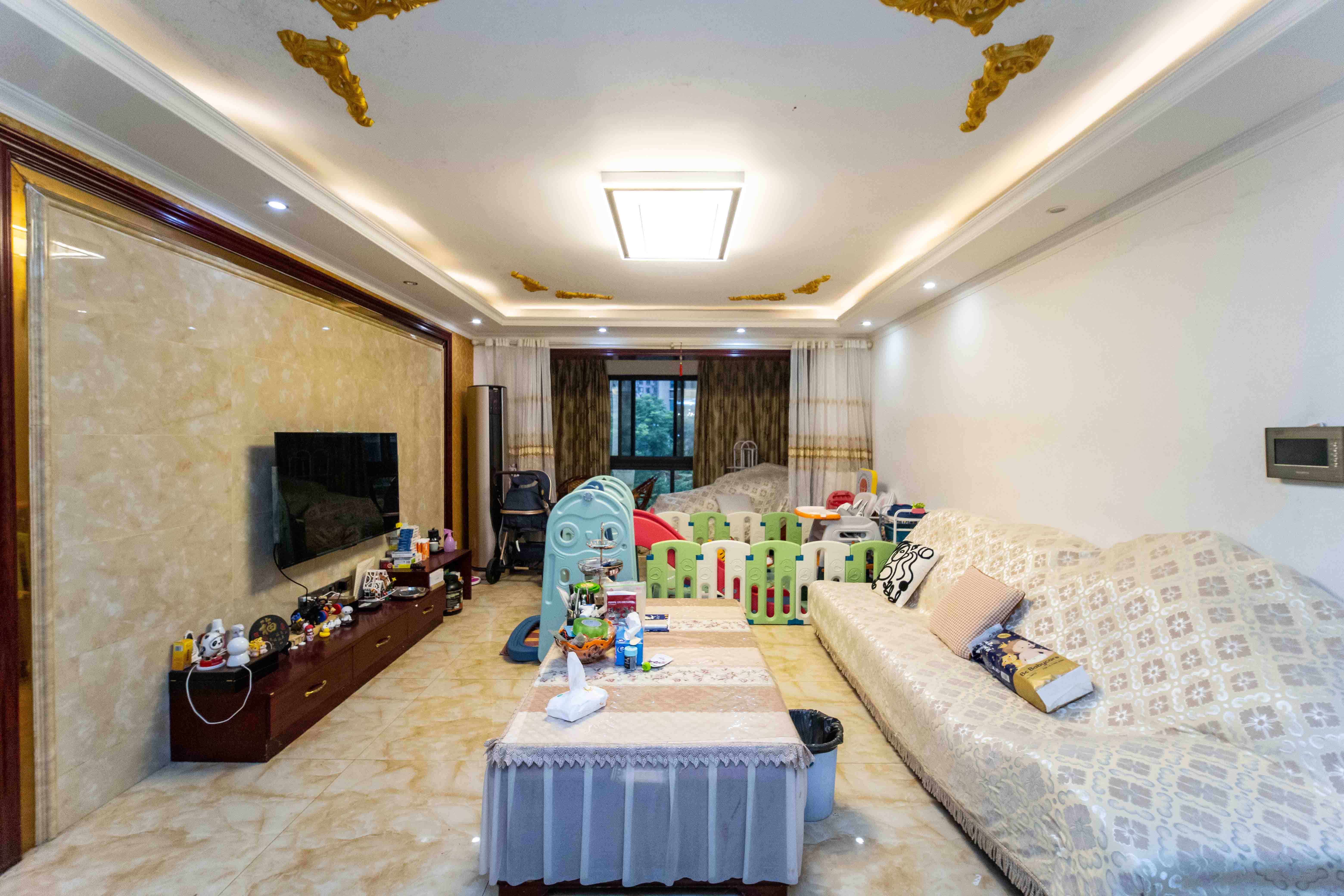 长房白沙湾 4室2厅2卫 156.0万 长房白沙湾 4室2厅2卫 156.0万客厅