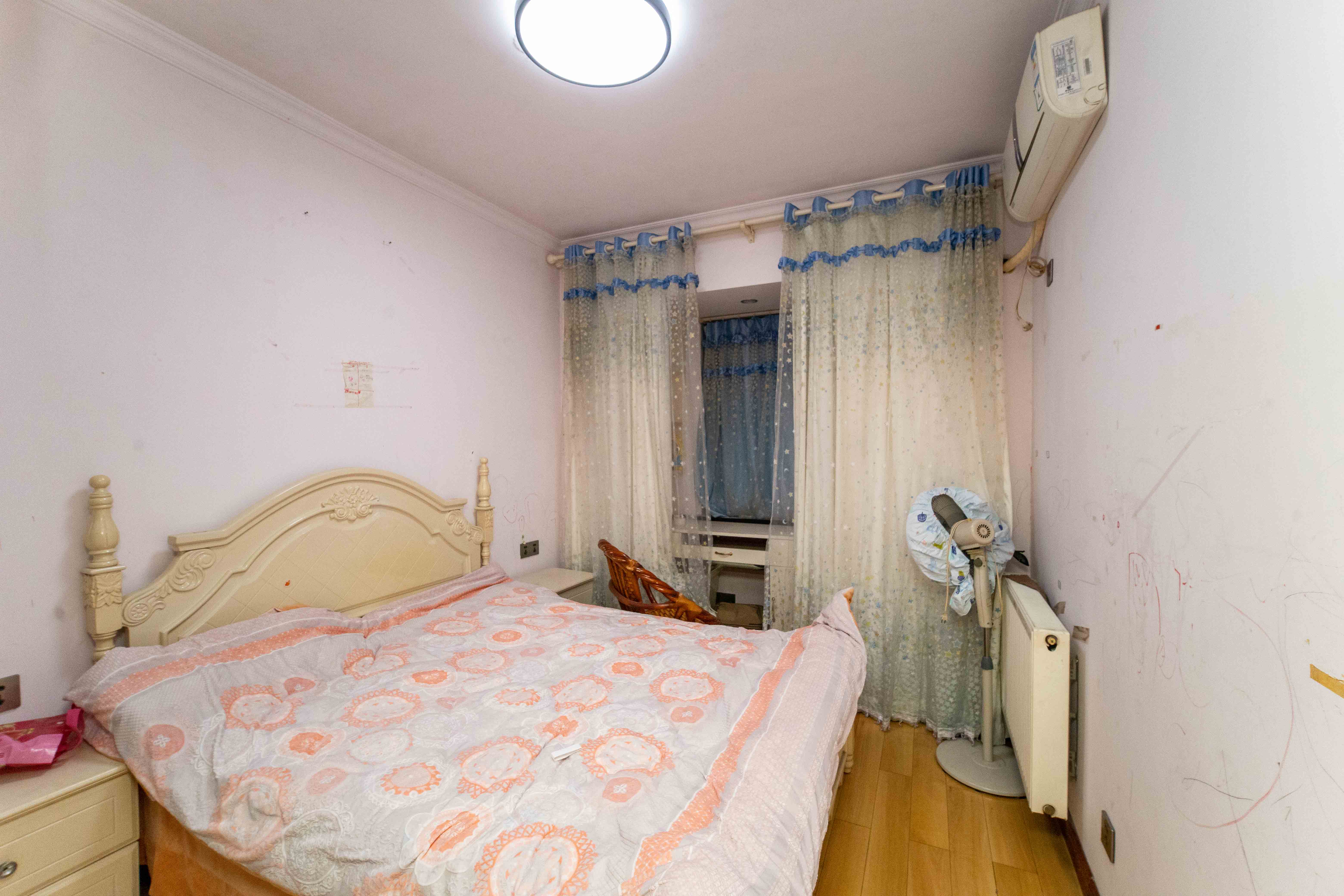 长房白沙湾 4室2厅2卫 156.0万 长房白沙湾 4室2厅2卫 156.0万卧室