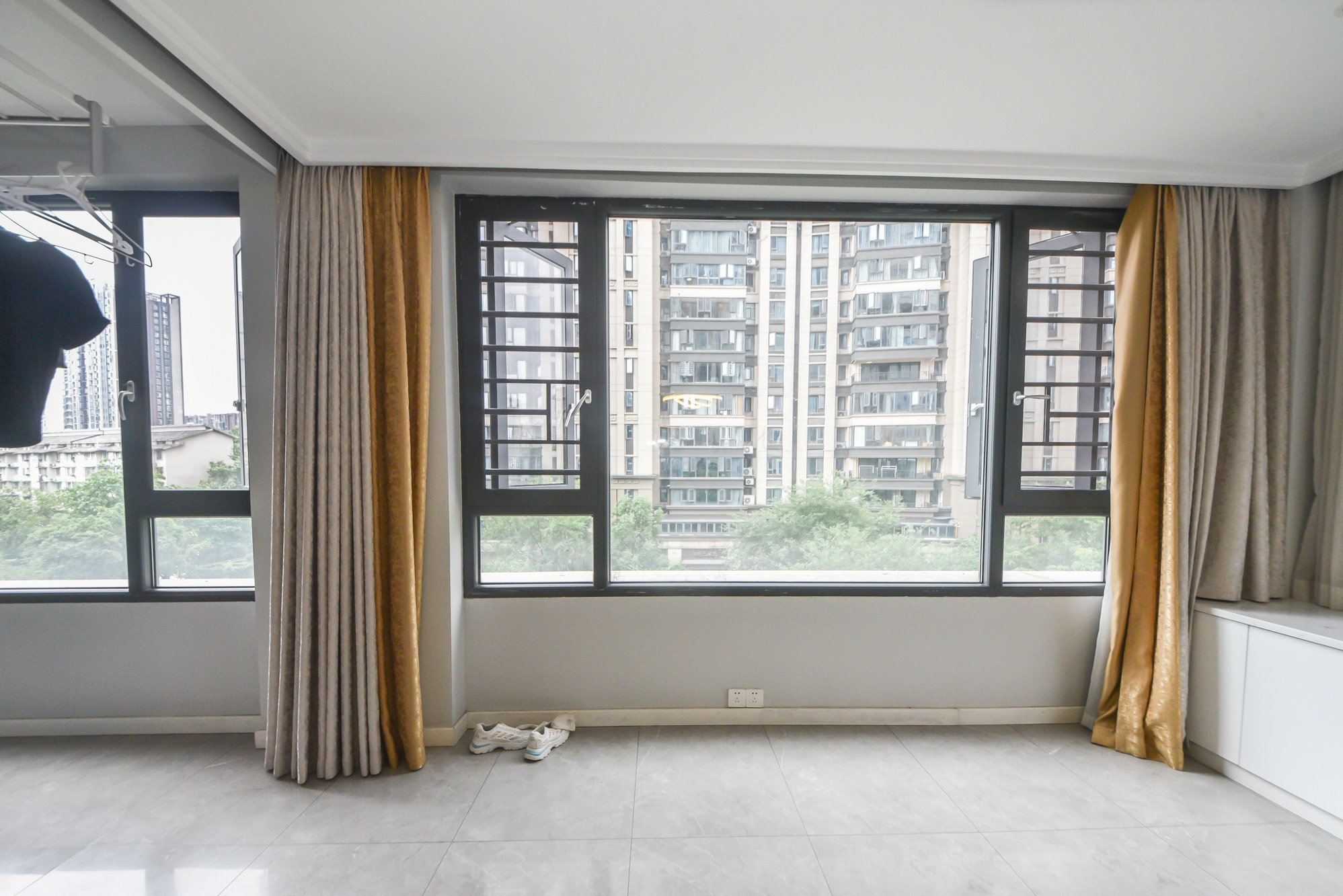 建发中央悦府  4室2厅2卫   230.00万阳台