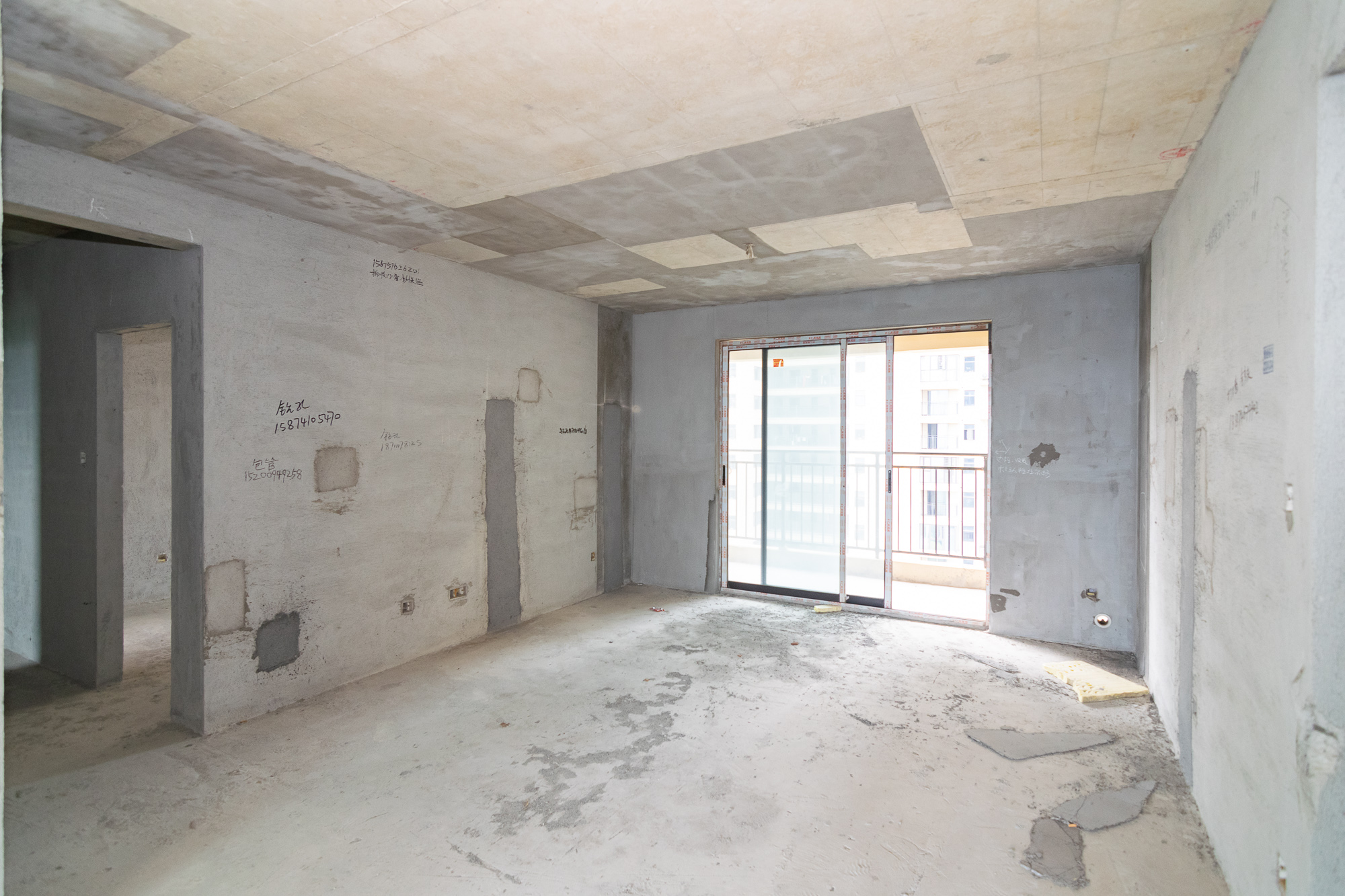 大汉汉府一期  5室2厅2卫    110.0万 大汉汉府一期  5室2厅2卫    110.0万客厅