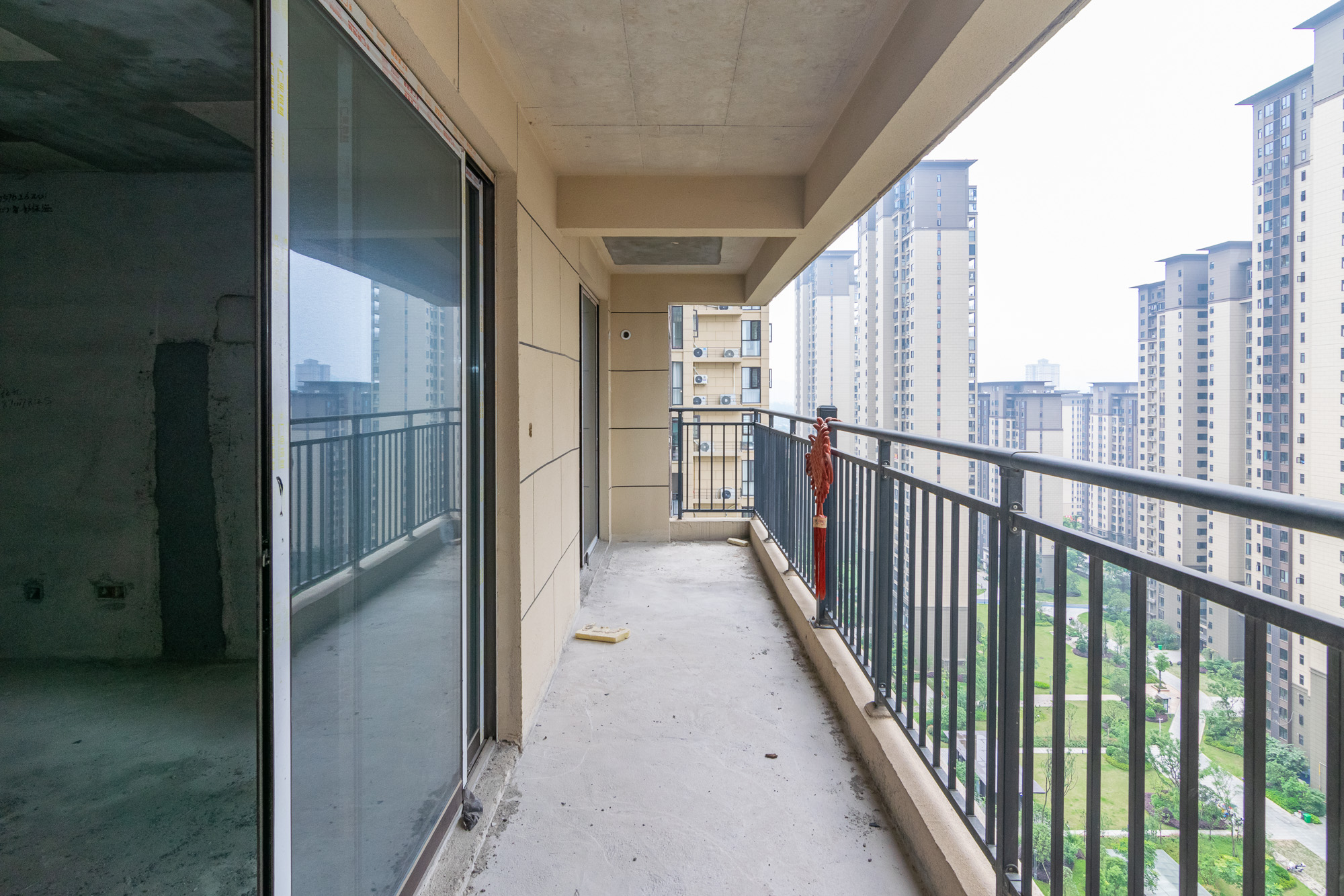 大汉汉府一期  5室2厅2卫    110.0万 大汉汉府一期  5室2厅2卫    110.0万阳台