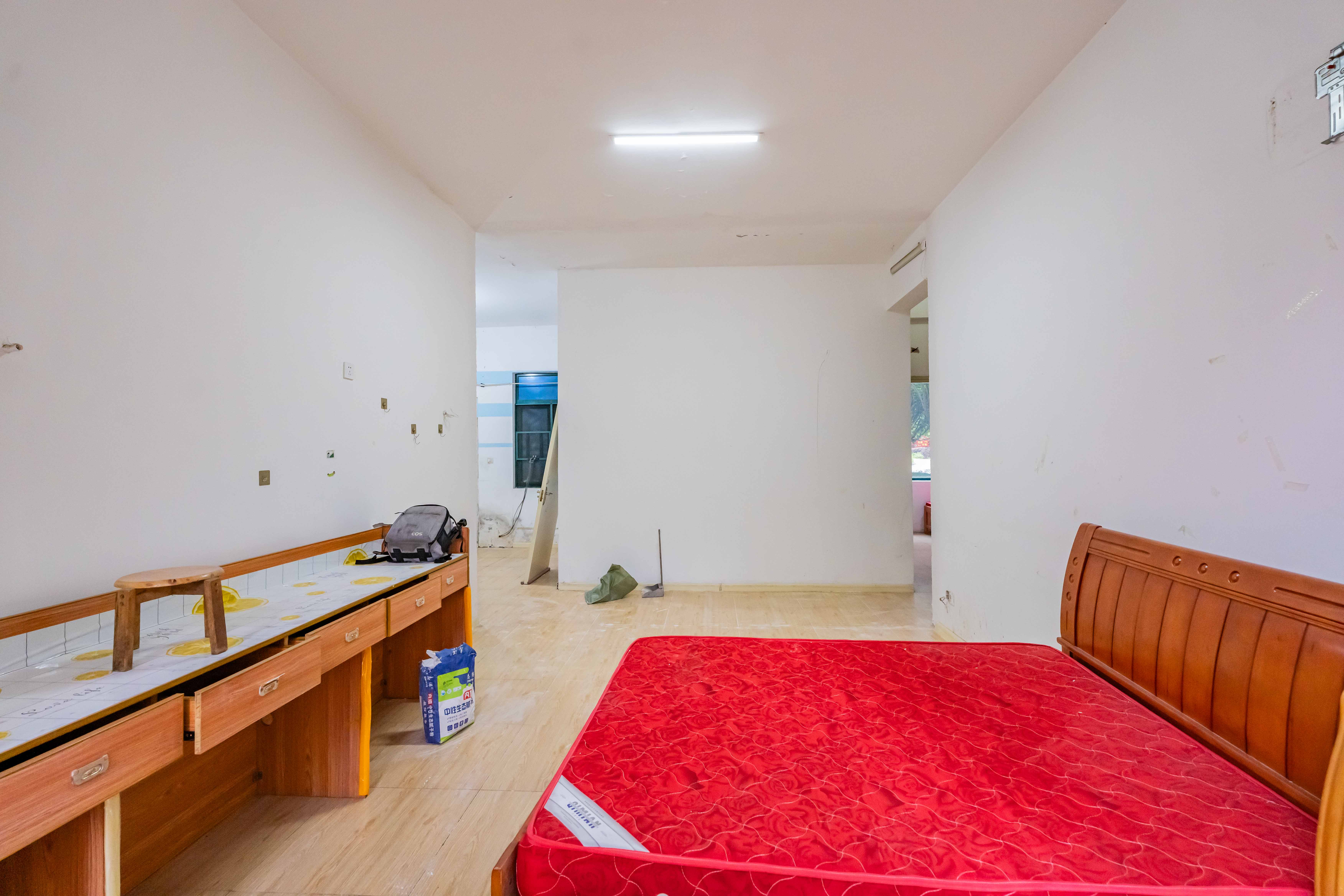 恒大雅苑 3室2厅1卫 130.0万 恒大雅苑 3室2厅1卫 130.0万客厅