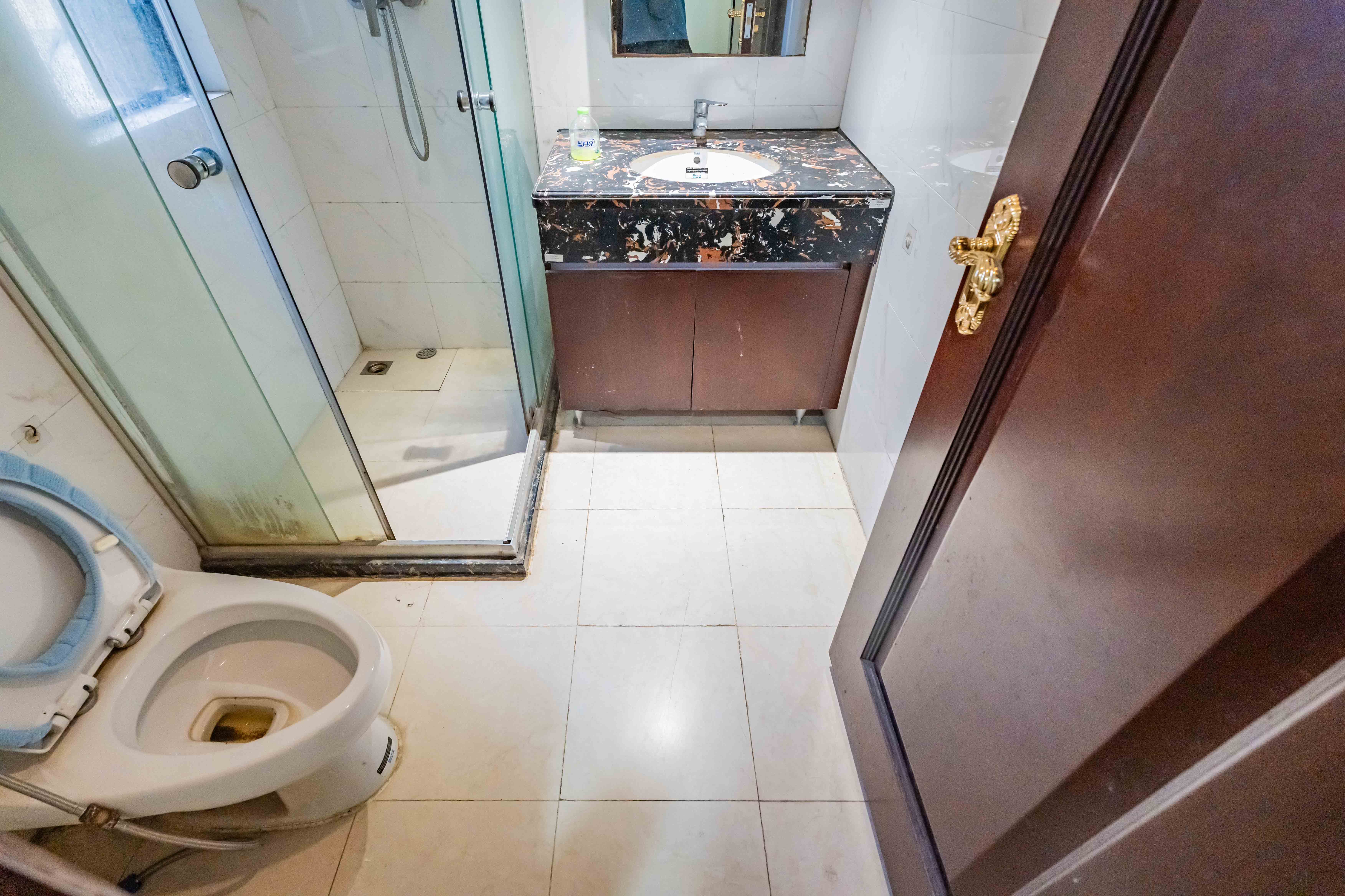 恒大雅苑 3室2厅2卫 100.0万 恒大雅苑 3室2厅2卫 100.0万卫生间