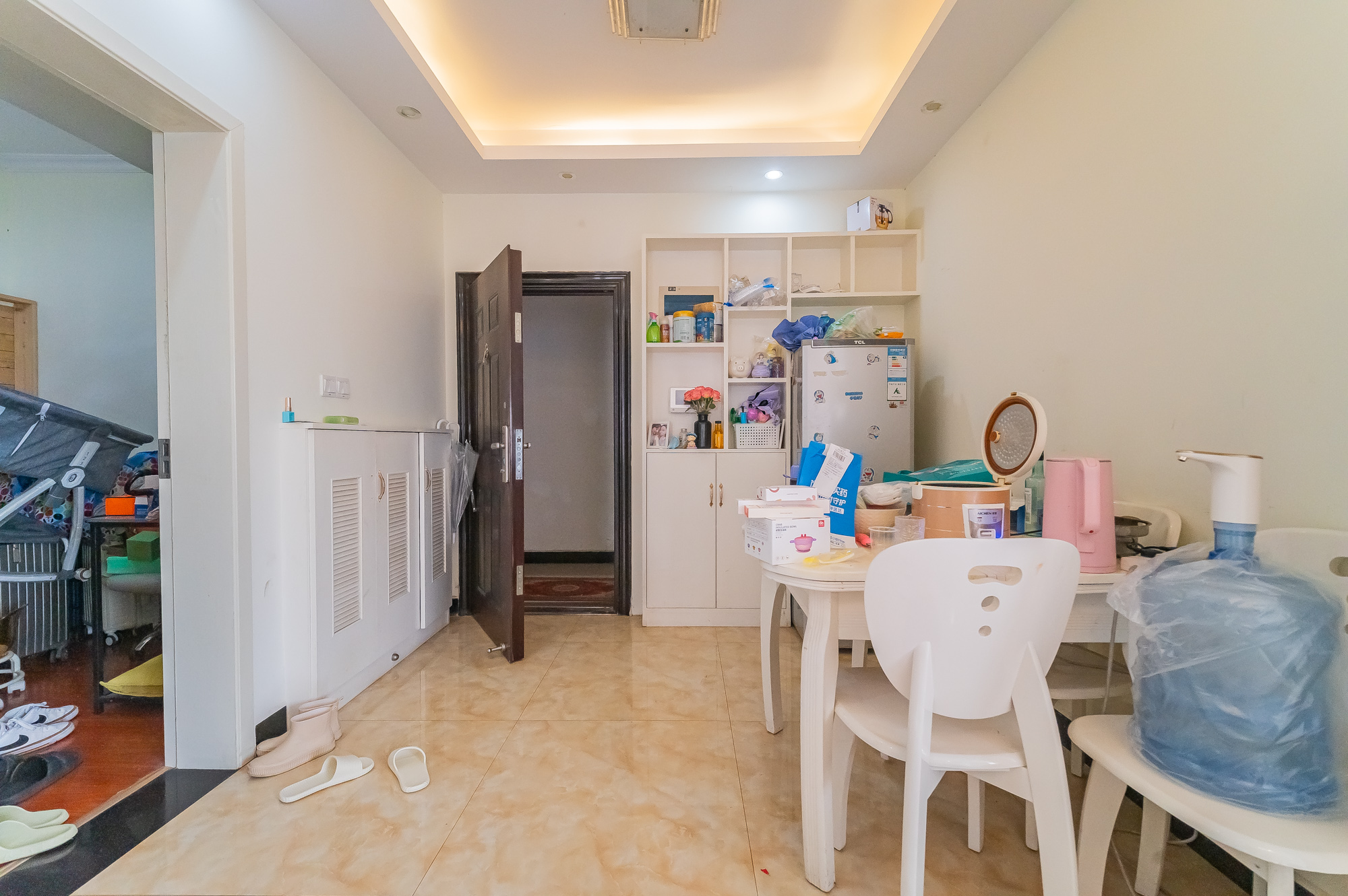 泊林晶城  3室2厅1卫    53.98万客厅