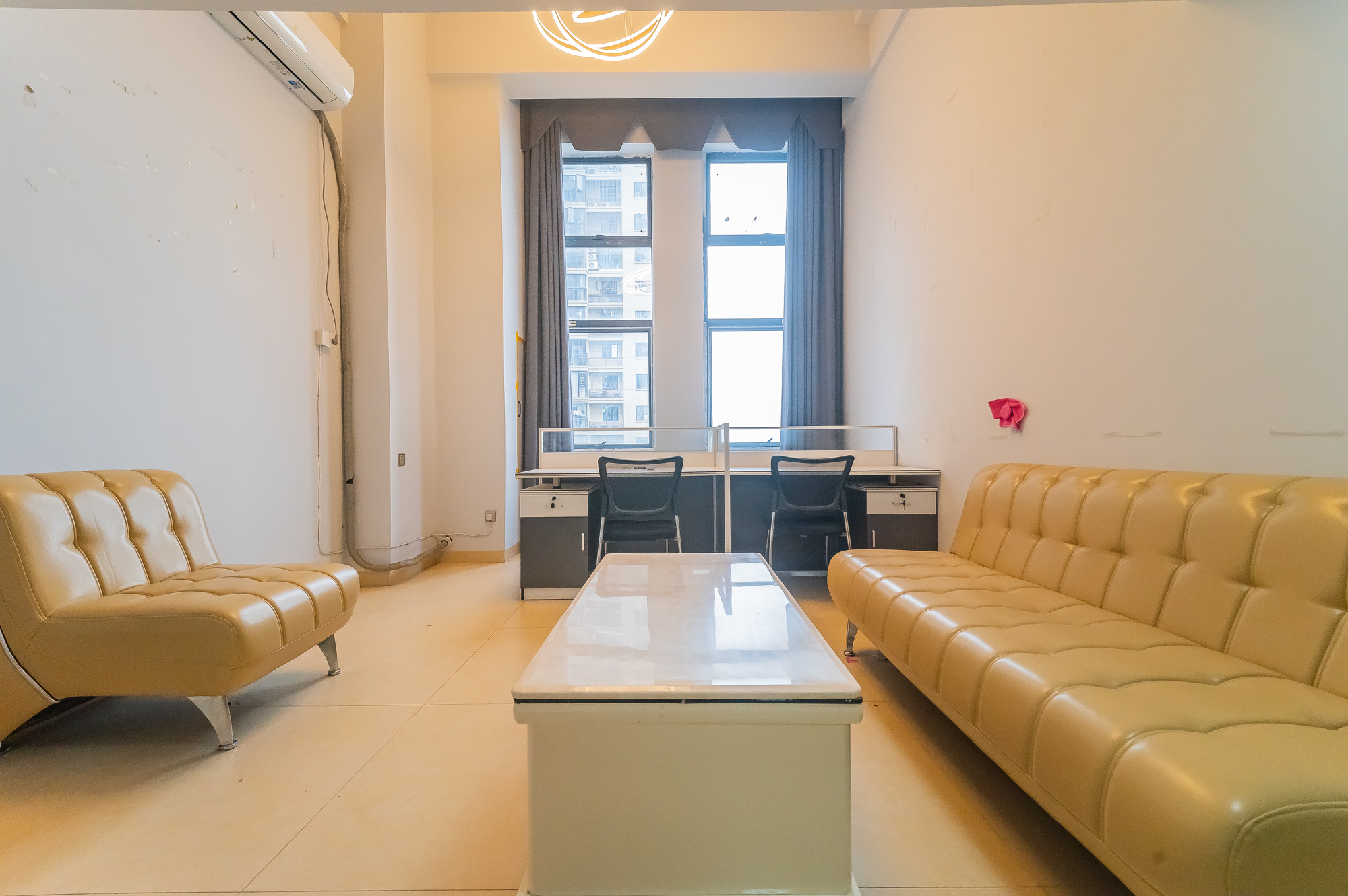 华润置地广场二期  2室1厅1卫    25.8万 华润置地广场二期  2室1厅1卫    25.8万客厅