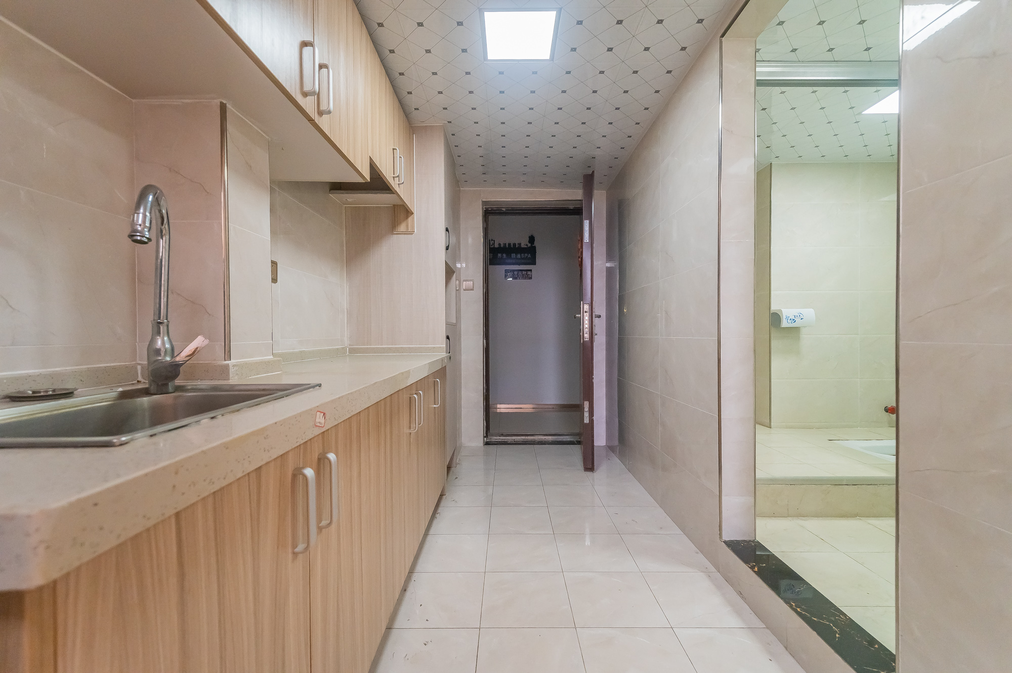 华润置地广场二期  2室1厅1卫    25.8万 华润置地广场二期  2室1厅1卫    25.8万厨房