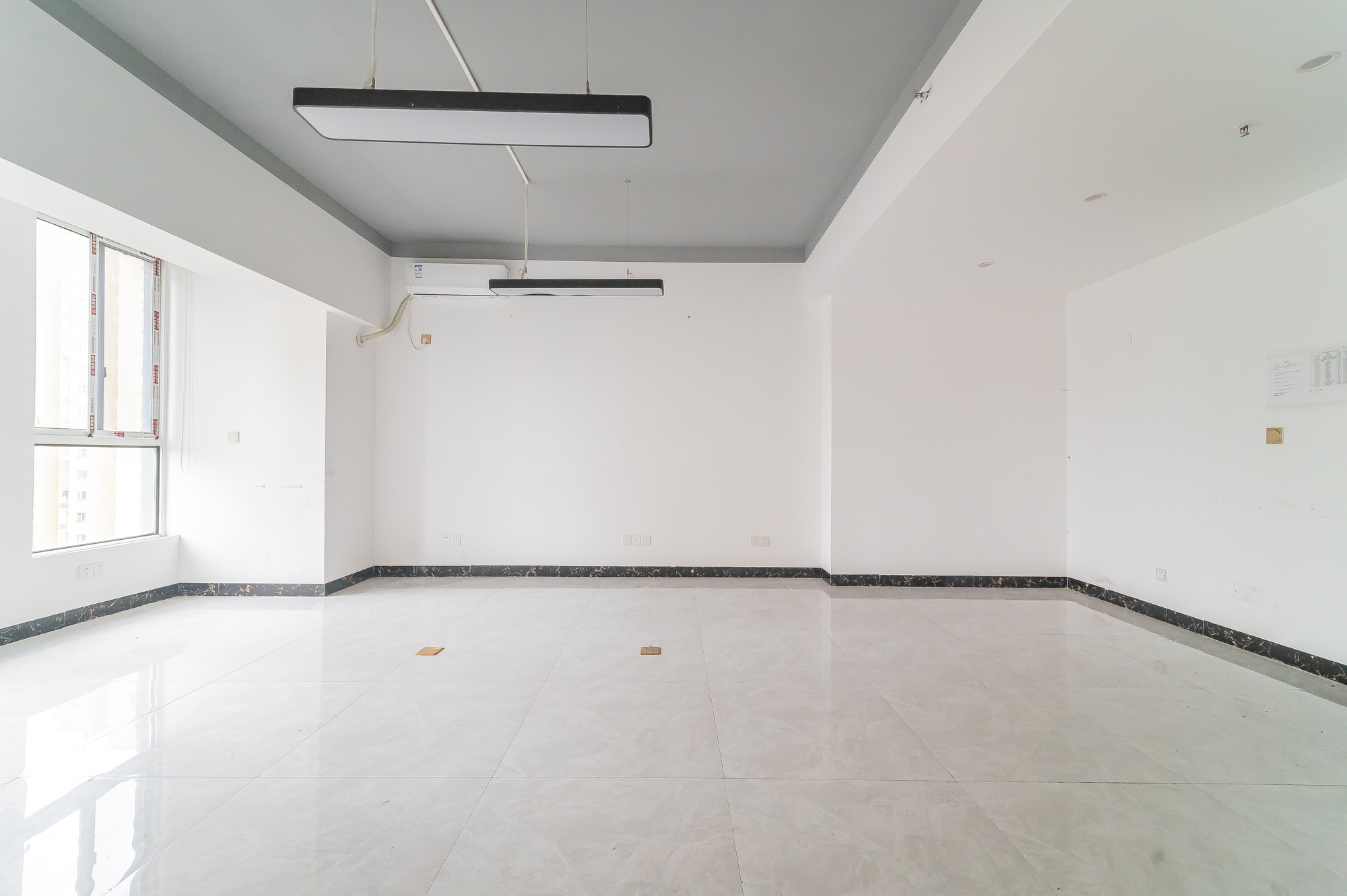 MOMA当代广场 1室1厅1卫 19.8万 MOMA当代广场 1室1厅1卫 19.8万其他