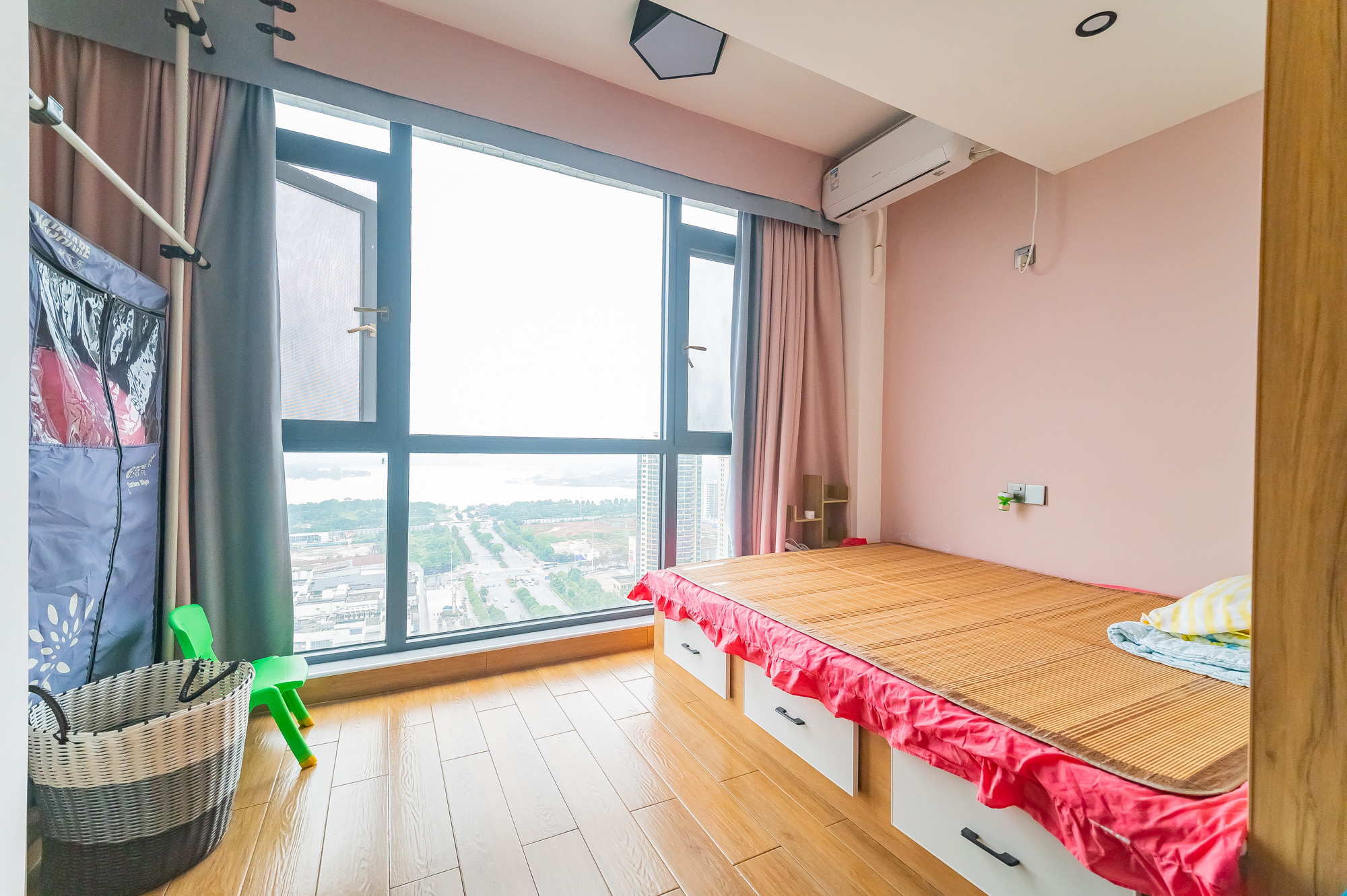 恒基凯旋门三期 3室2厅2卫 96.8万 恒基凯旋门三期 3室2厅2卫 96.8万卧室