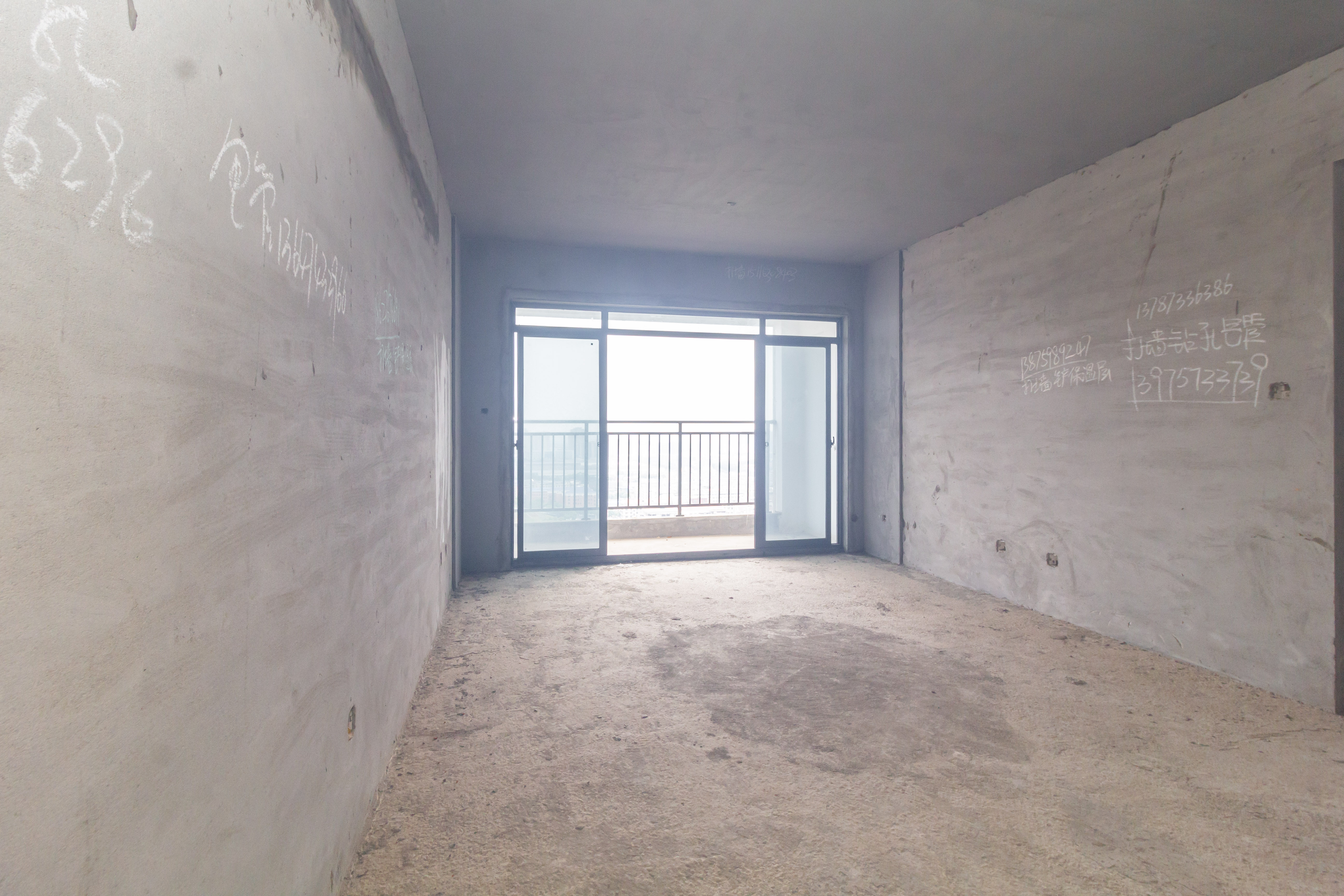 湘预家园  2室2厅1卫    52.0万 湘预家园  2室2厅1卫    52.0万客厅