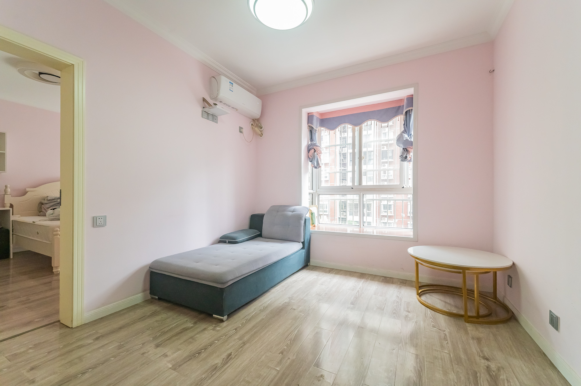 彩都公寓 2室2厅1卫 42.0万 彩都公寓 2室2厅1卫 42.0万客厅