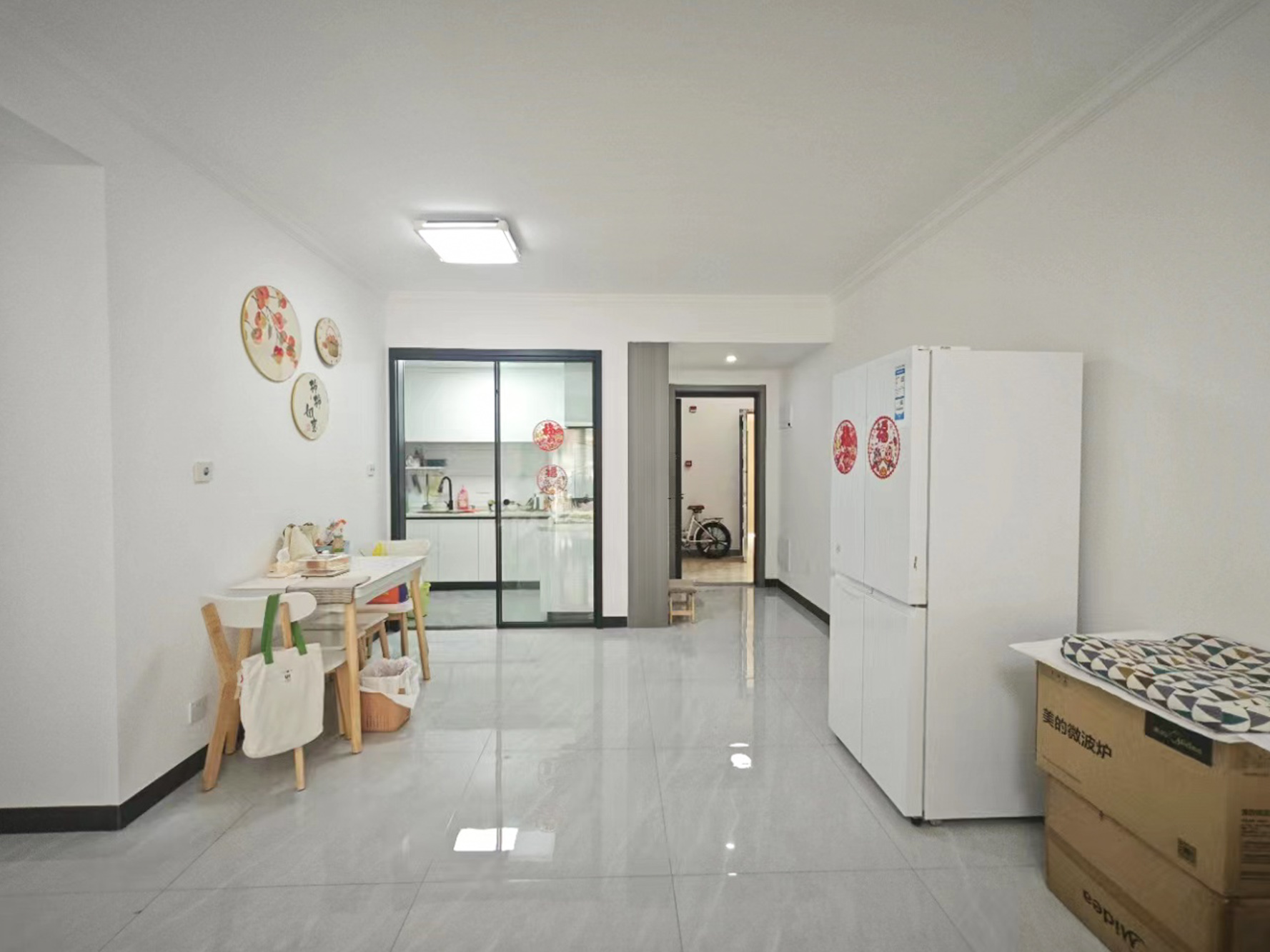 长房明宸府  3室2厅2卫   108.00万客厅