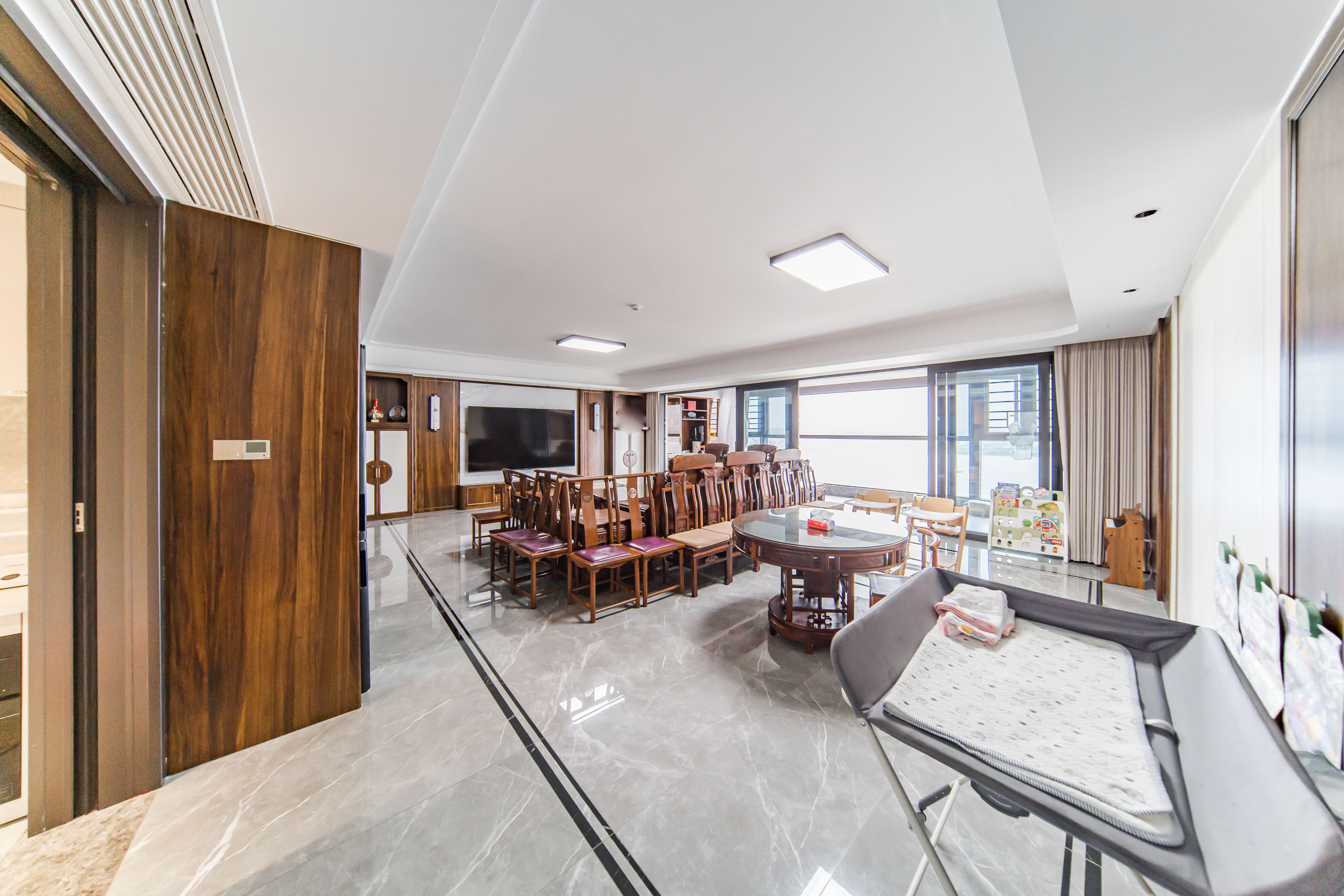 建发电建江山悦  4室2厅3卫   620.00万客厅