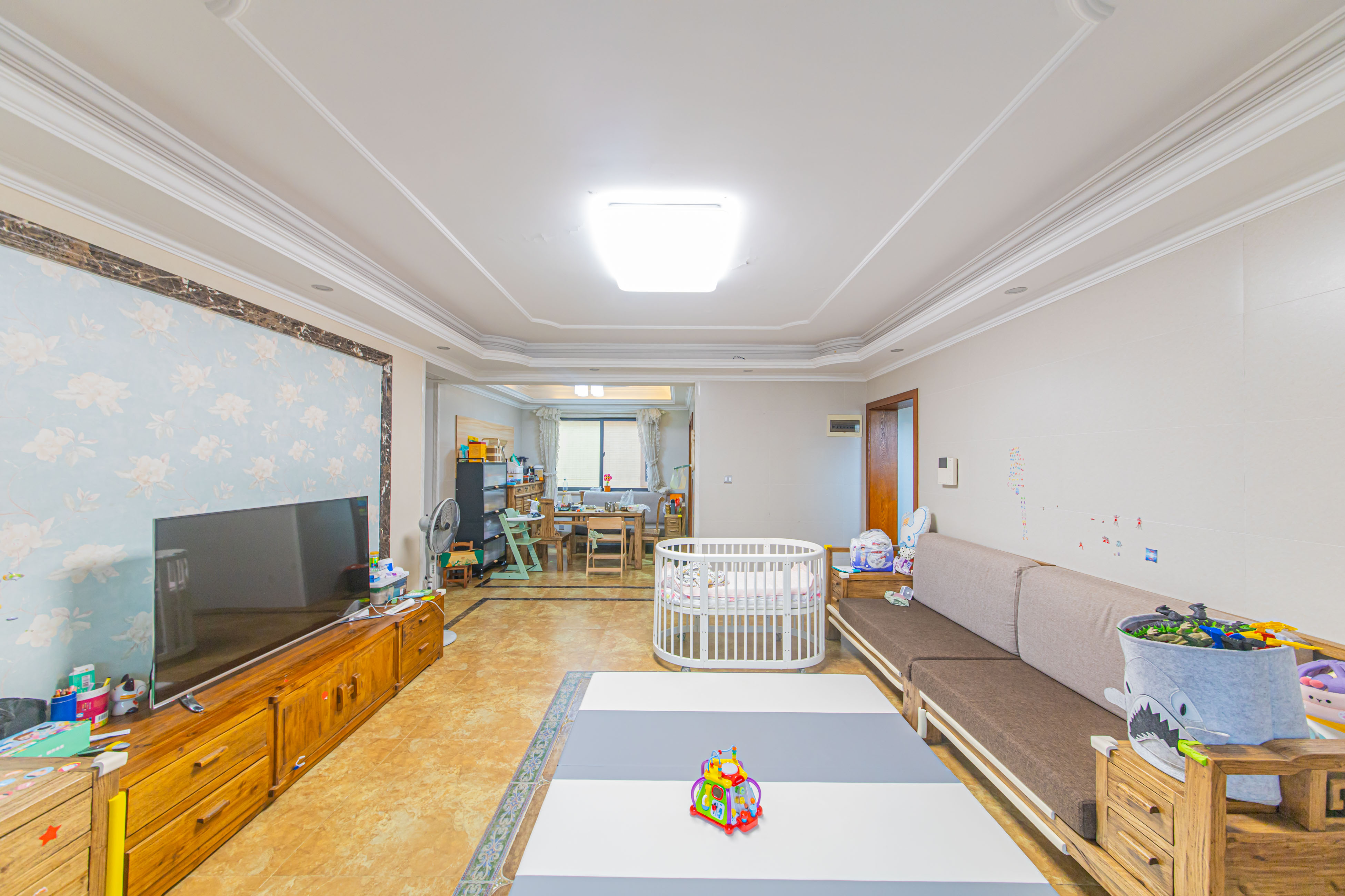 中建芙蓉嘉苑 4室2厅2卫 145.0万 中建芙蓉嘉苑 4室2厅2卫 145.0万客厅