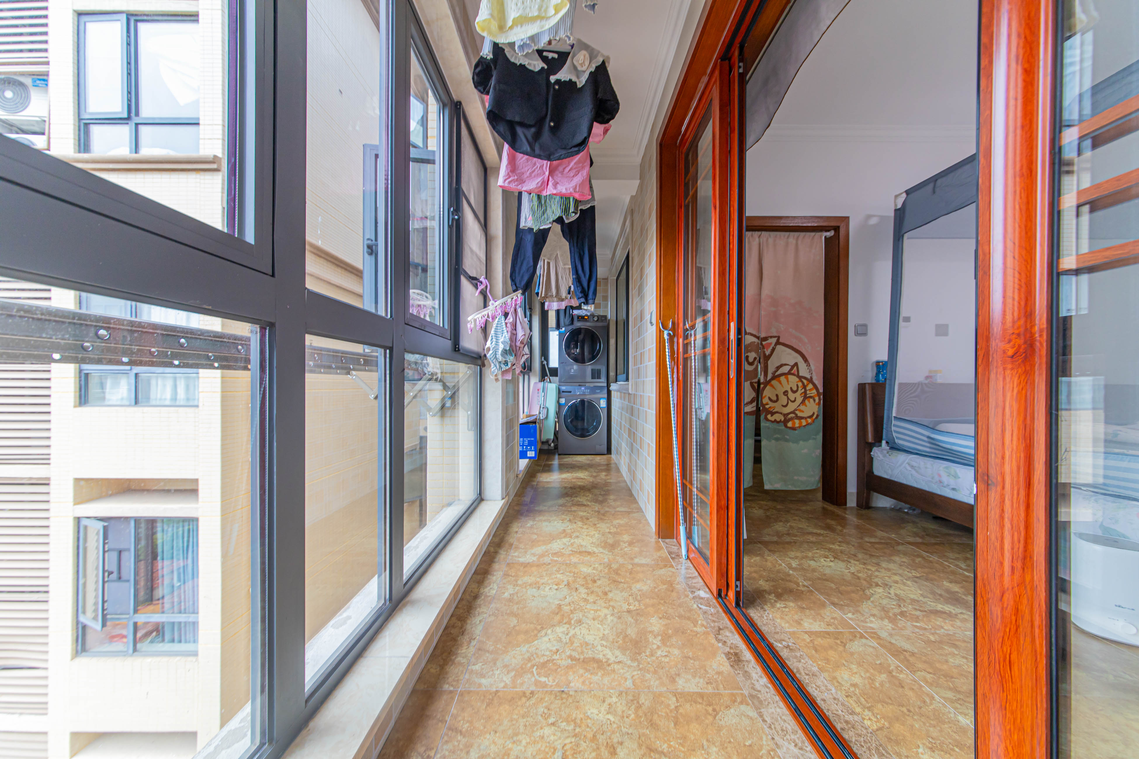 中建芙蓉嘉苑  4室2厅2卫    145.0万阳台