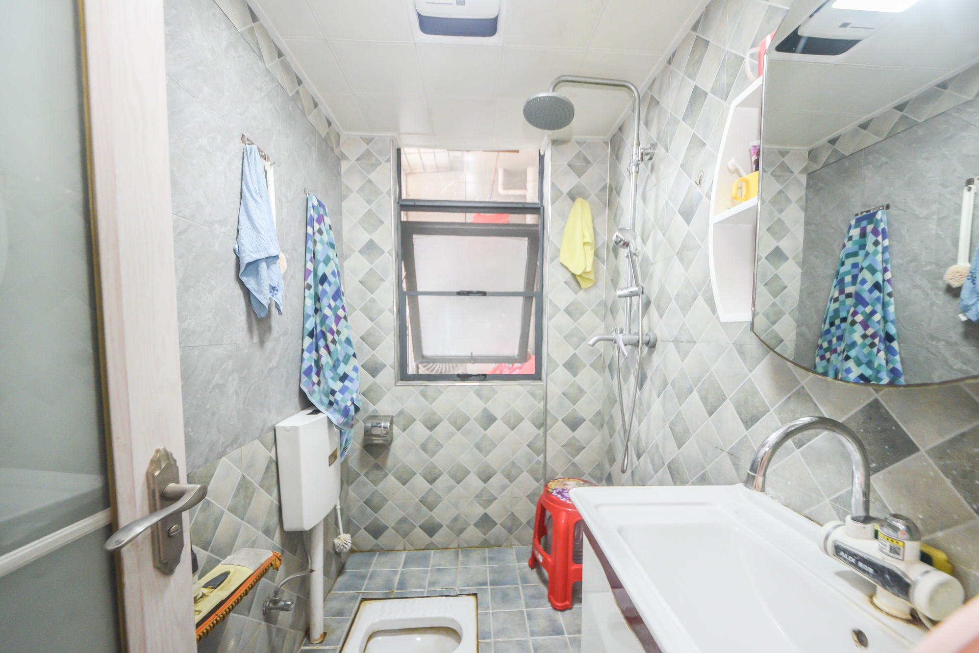 阳光锦城  2室2厅1卫    98.0万 阳光锦城  2室2厅1卫    98.0万卫生间