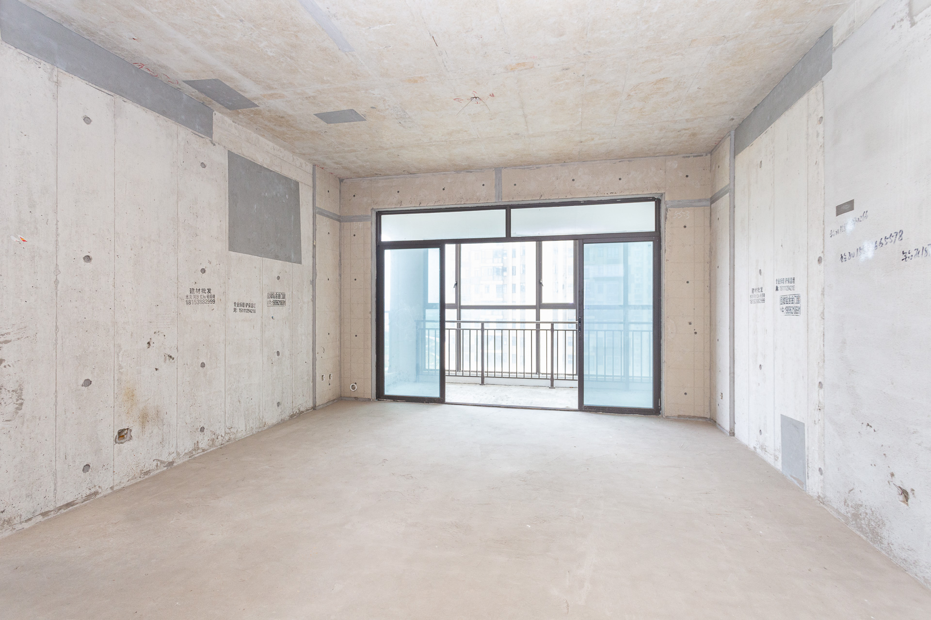 润和湘江天地AB区 4室2厅2卫 195.0万 润和湘江天地AB区 4室2厅2卫 195.0万客厅