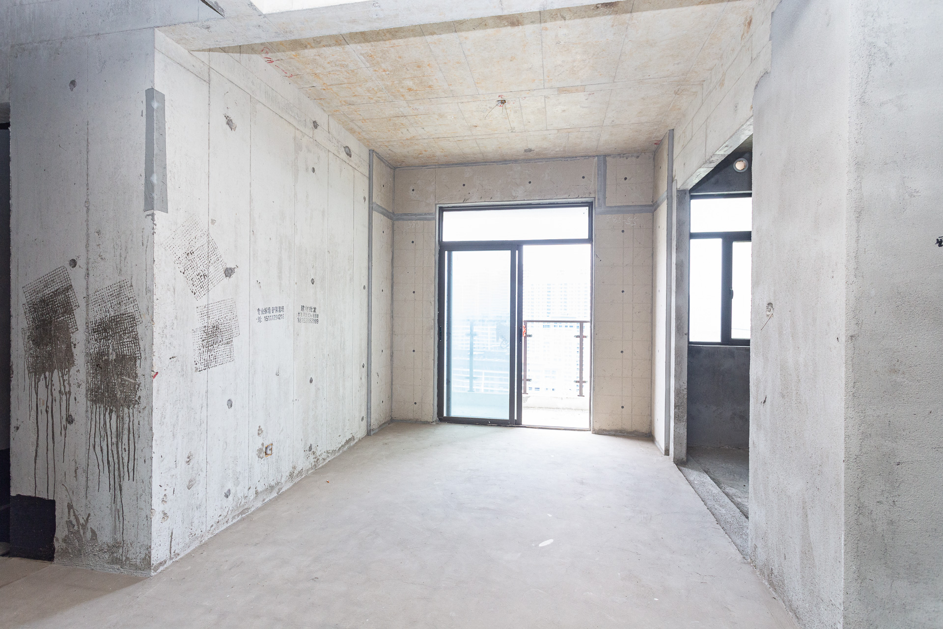 润和湘江天地AB区 4室2厅2卫 195.0万 润和湘江天地AB区 4室2厅2卫 195.0万客厅