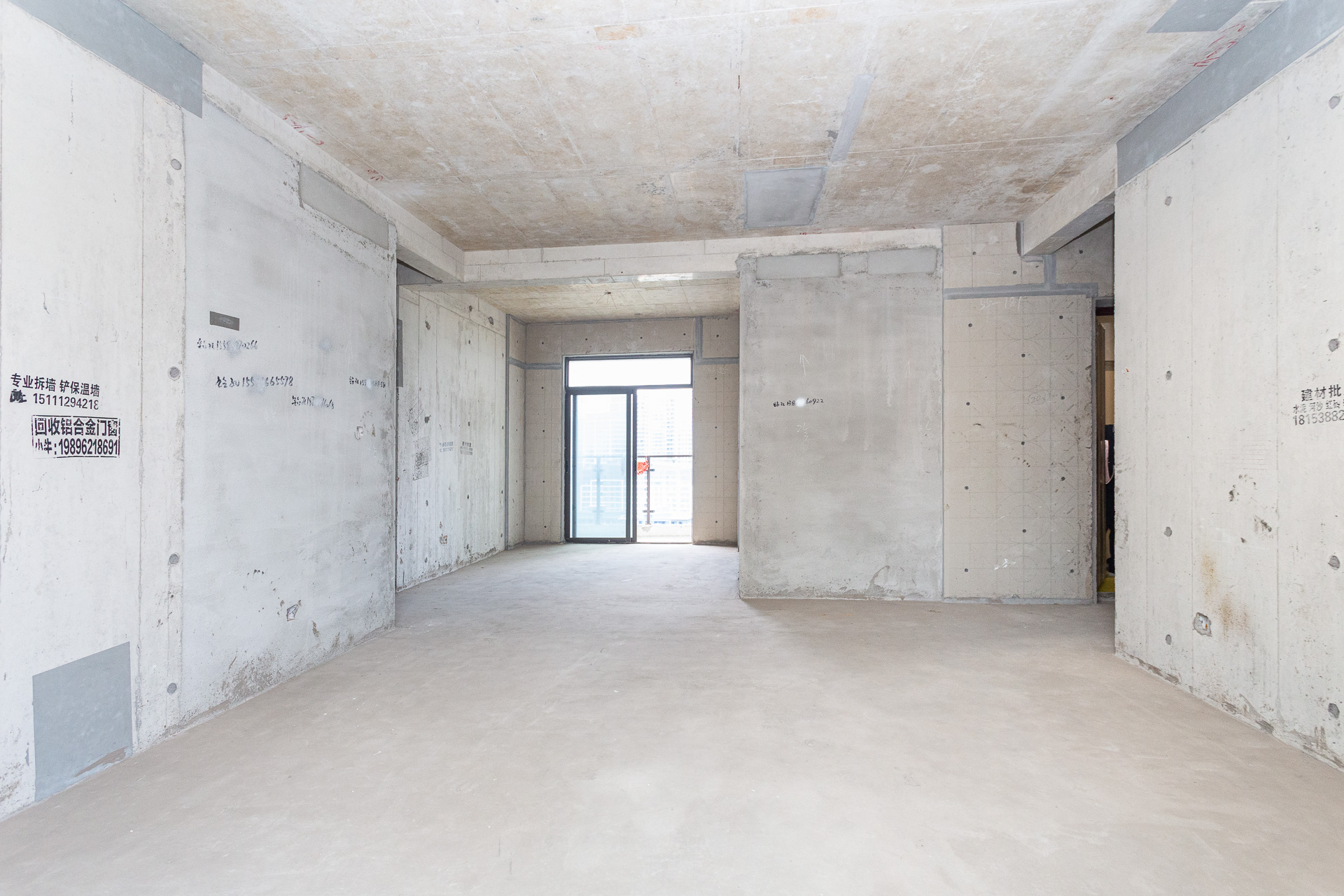 润和湘江天地AB区 4室2厅2卫 195.0万 润和湘江天地AB区 4室2厅2卫 195.0万客厅