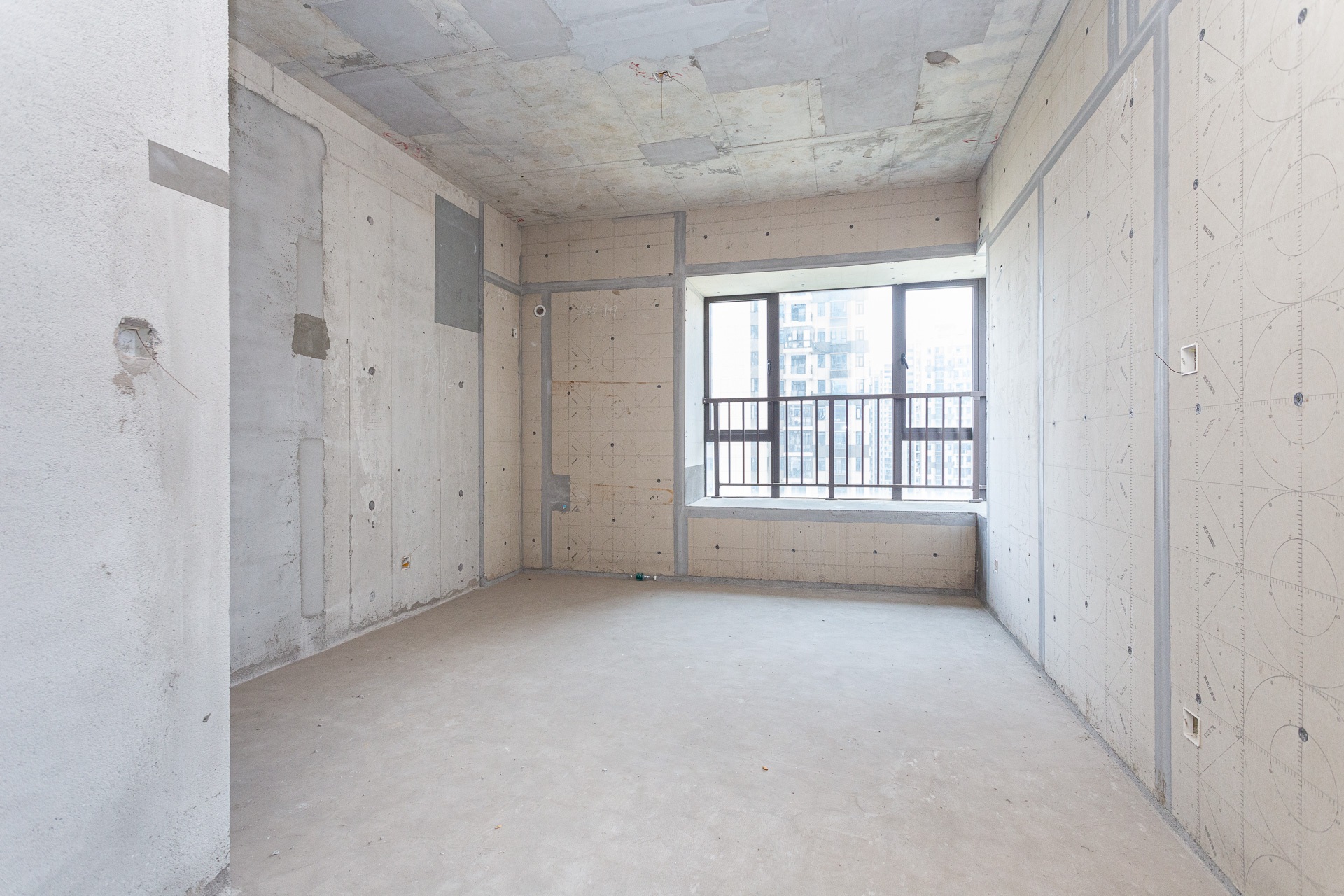 润和湘江天地AB区 4室2厅2卫 195.0万 润和湘江天地AB区 4室2厅2卫 195.0万卧室