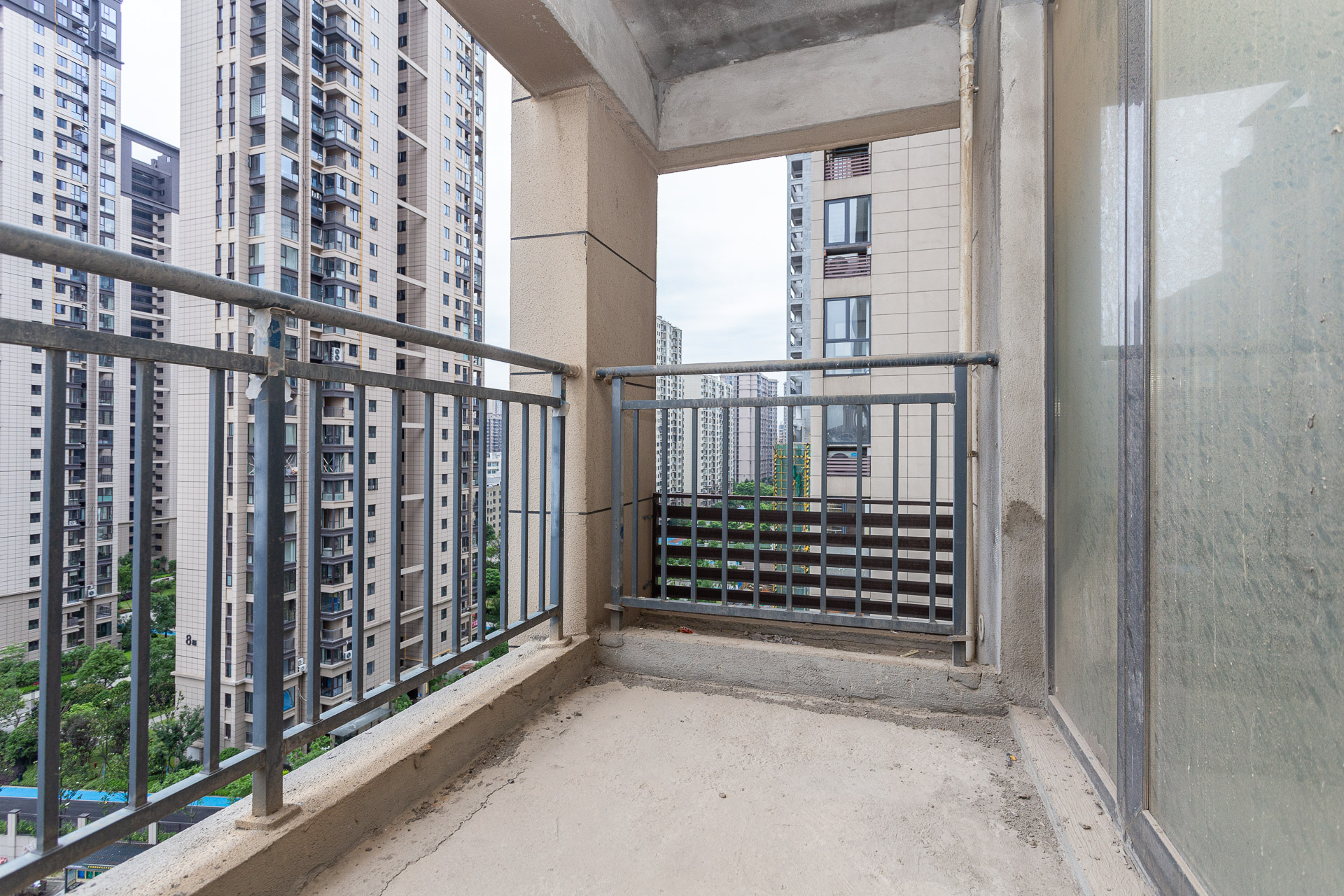 嘉宇银杉(嘉宇西苑) 3室2厅2卫 69.0万 嘉宇银杉(嘉宇西苑) 3室2厅2卫 69.0万阳台