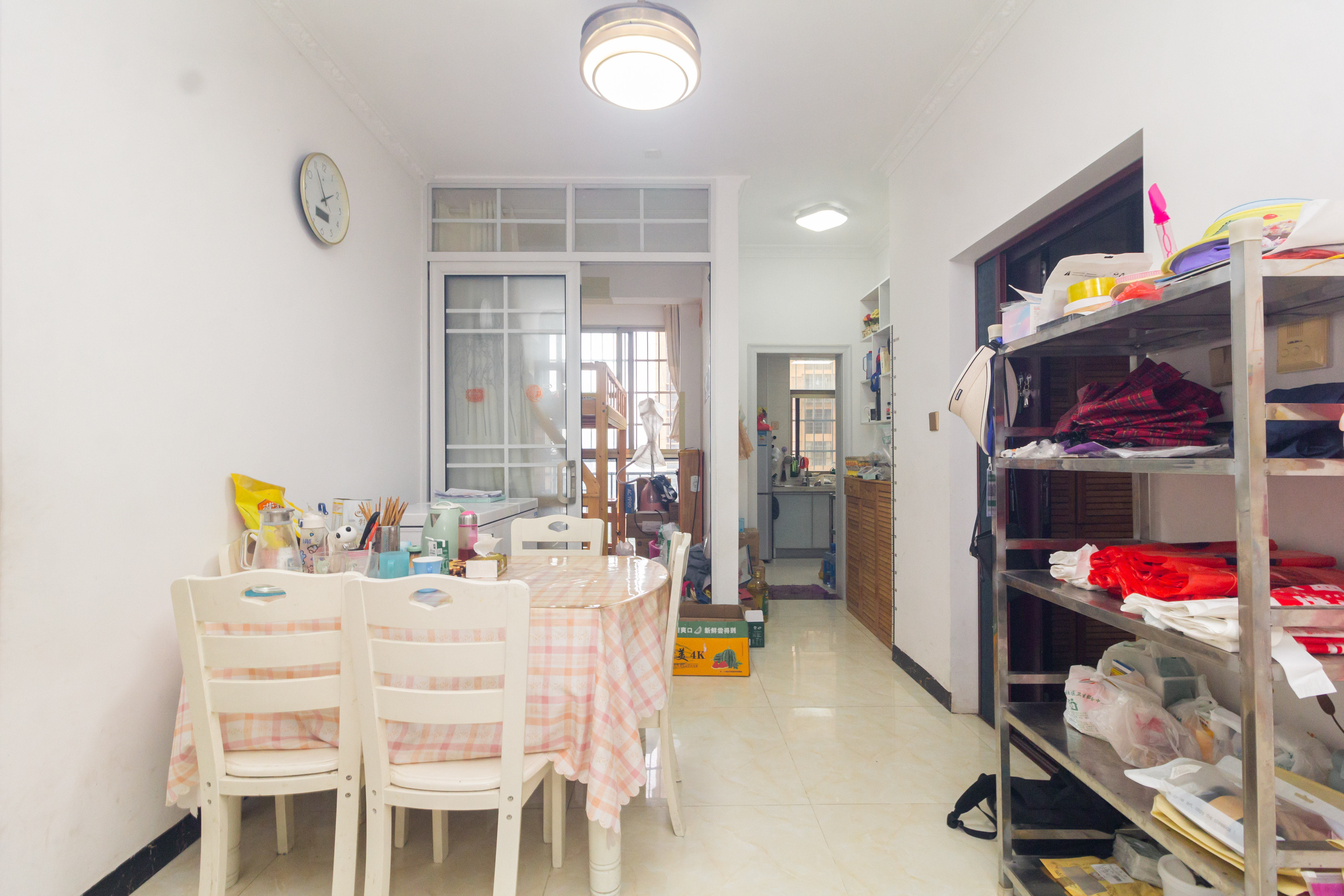 和泉嘉园 3室2厅1卫 58.0万 和泉嘉园 3室2厅1卫 58.0万客厅