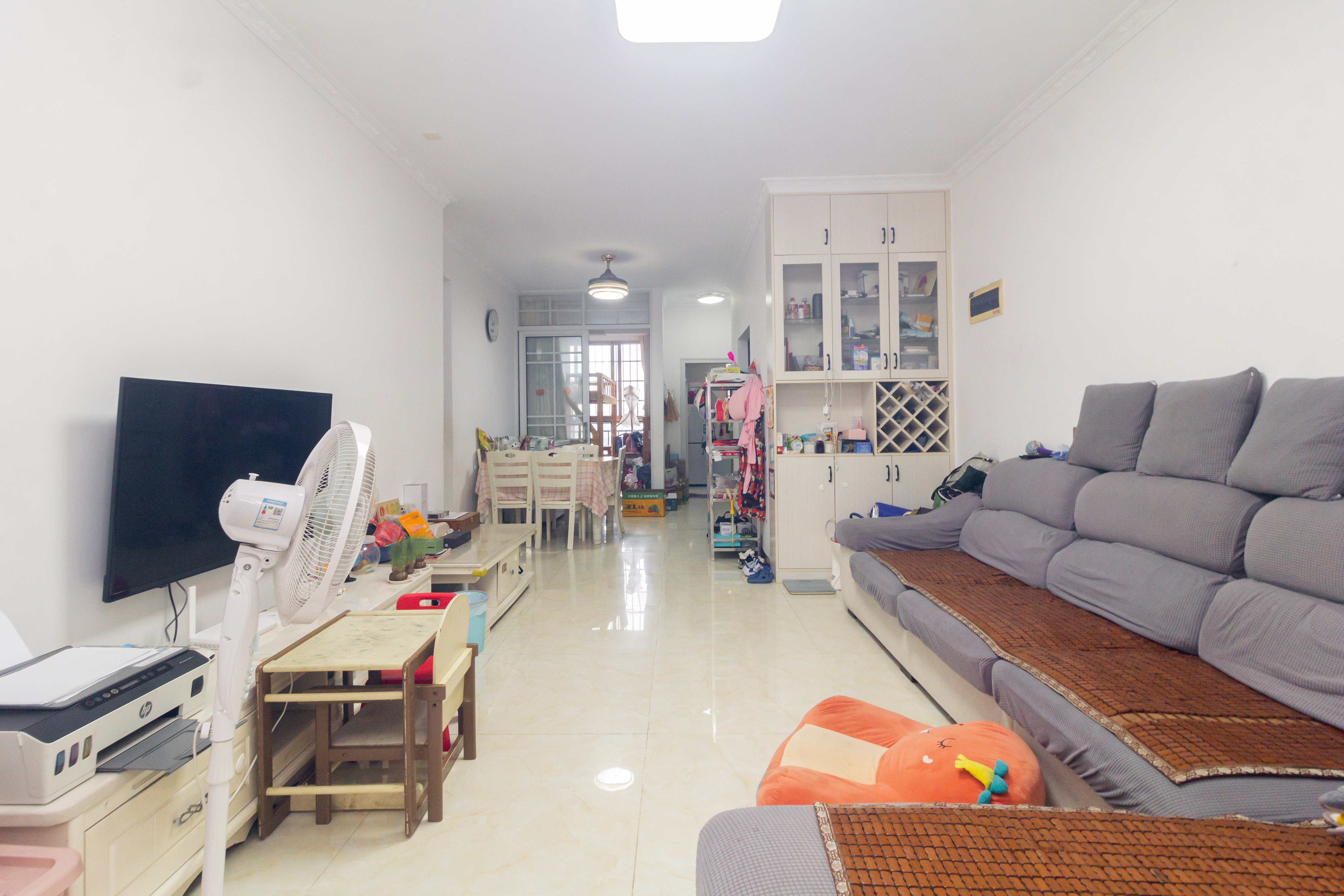 和泉嘉园 3室2厅1卫 58.0万 和泉嘉园 3室2厅1卫 58.0万客厅