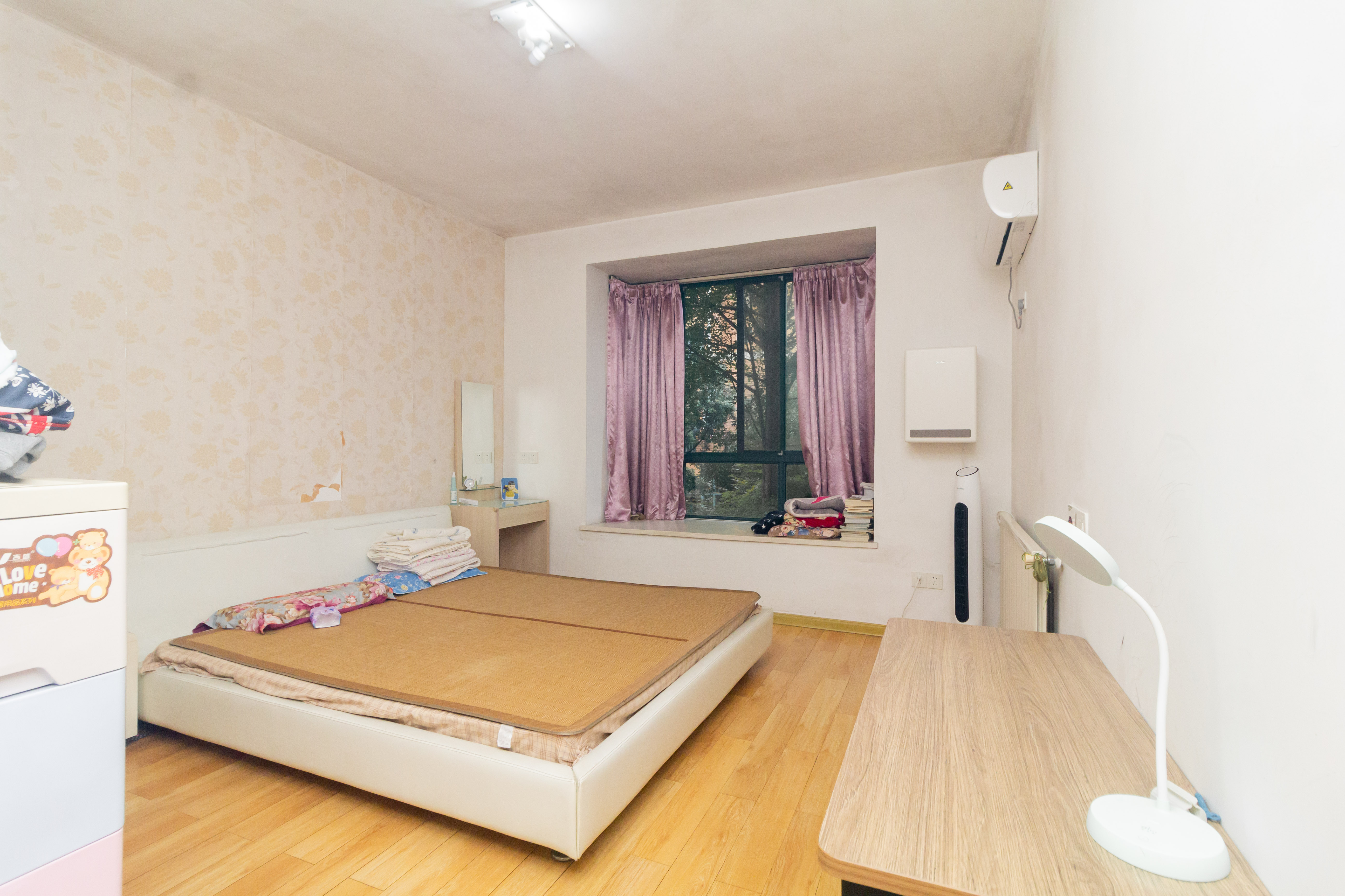 东业早安星城  4室2厅2卫    118.0万卧室