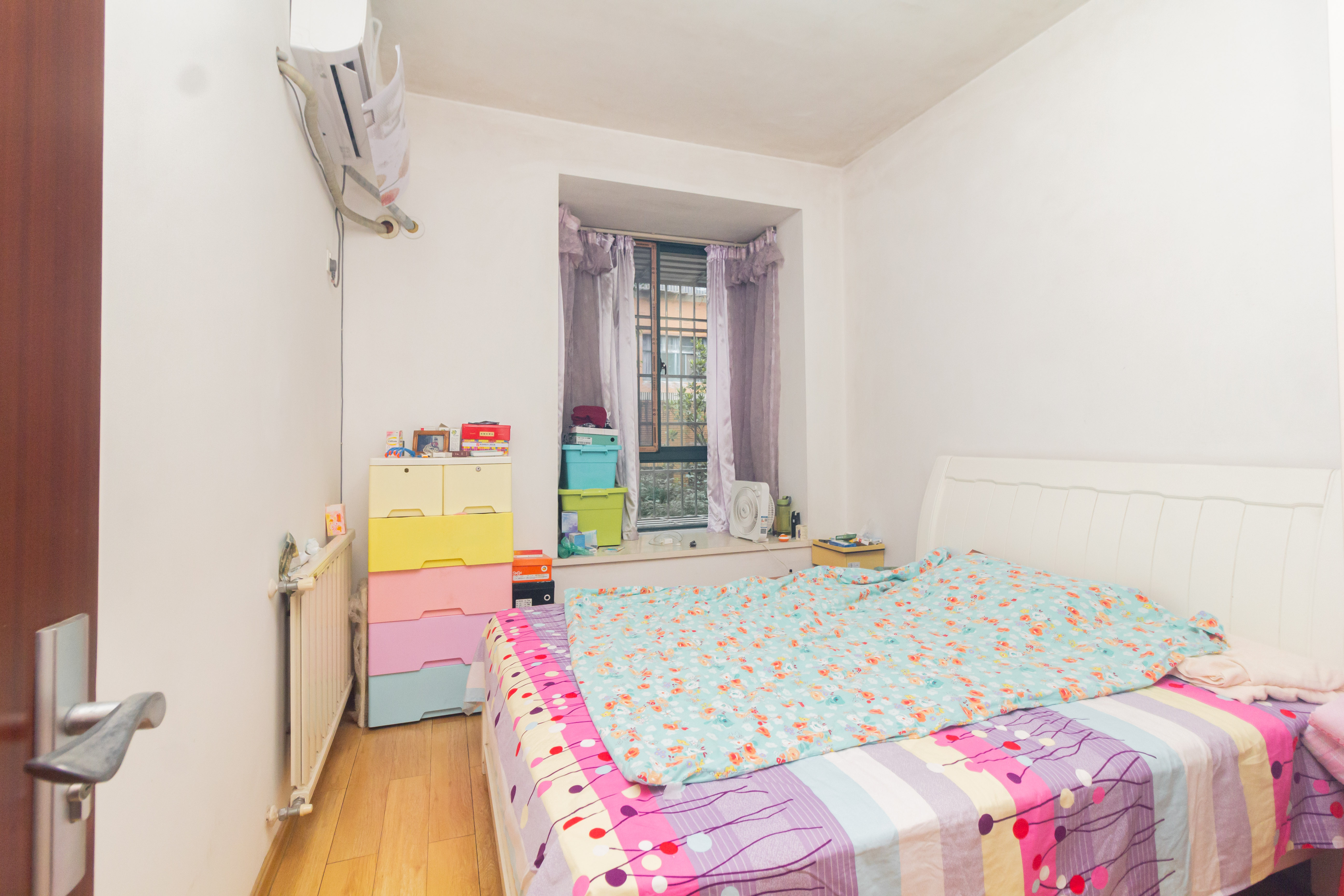 东业早安星城  4室2厅2卫    118.0万卧室