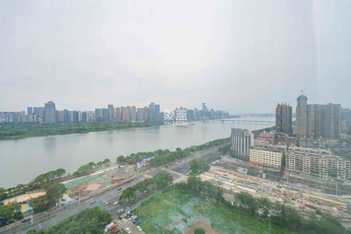 华盛新外滩  4室2厅2卫    180.0万 华盛新外滩  4室2厅2卫    180.0万其他