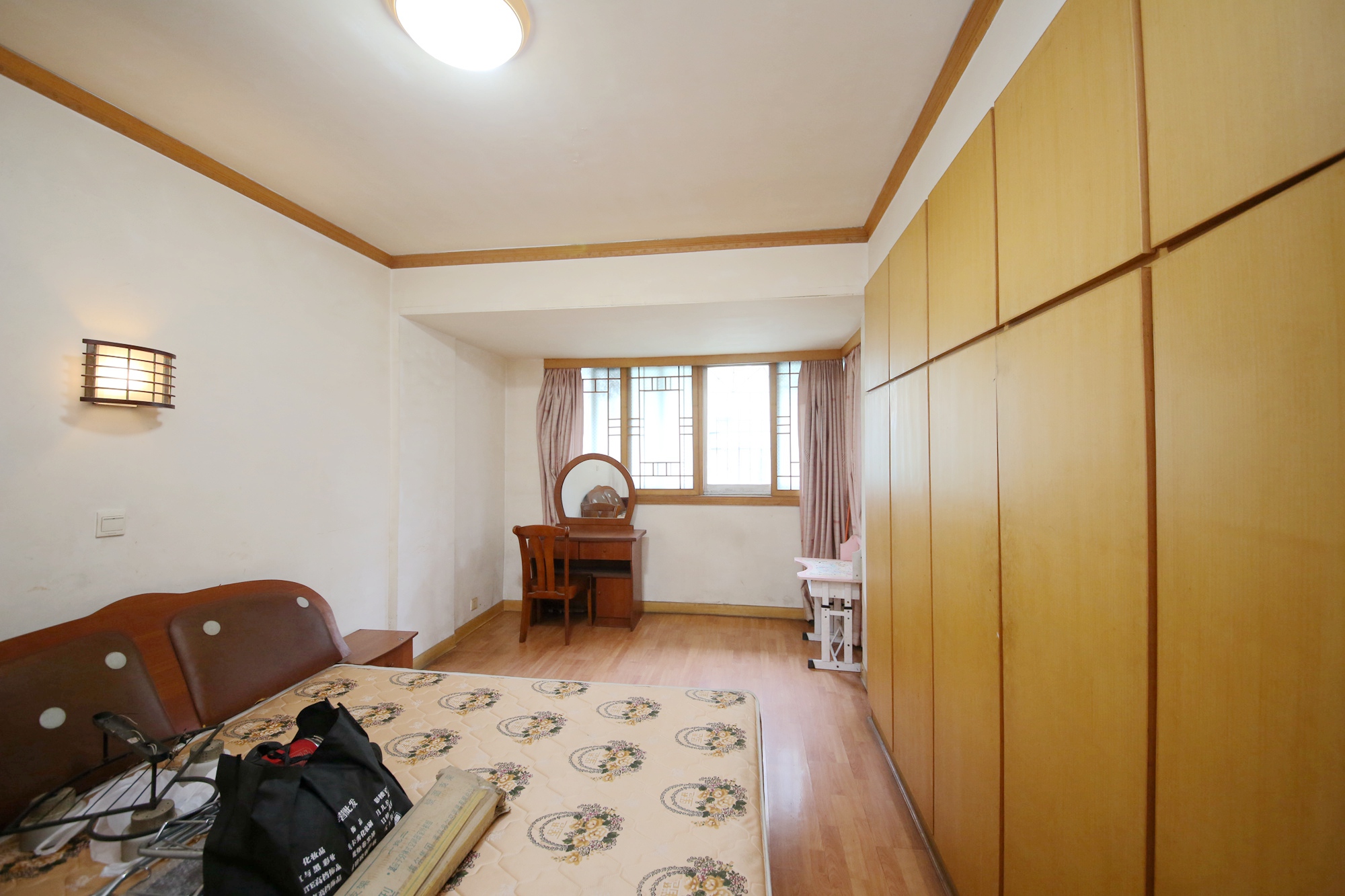 向韶村  2室1厅1卫   50.00万卧室