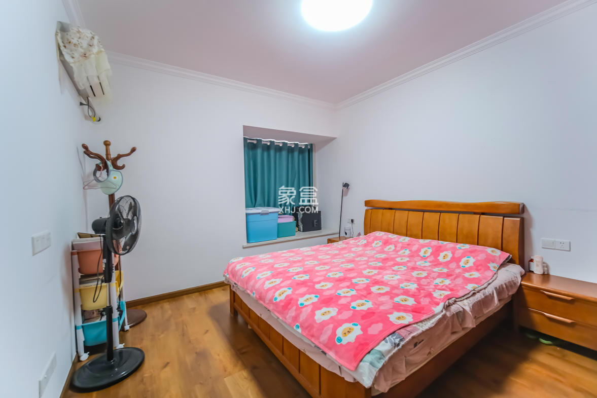 盛地尊域 4室2厅2卫 72.30万 盛地尊域 4室2厅2卫 72.30万卧室