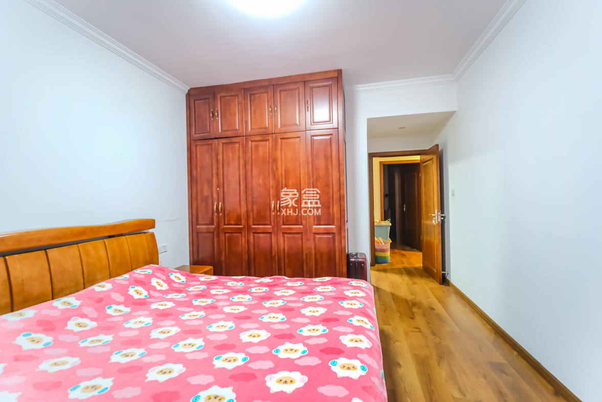 盛地尊域 4室2厅2卫 72.30万 盛地尊域 4室2厅2卫 72.30万卧室