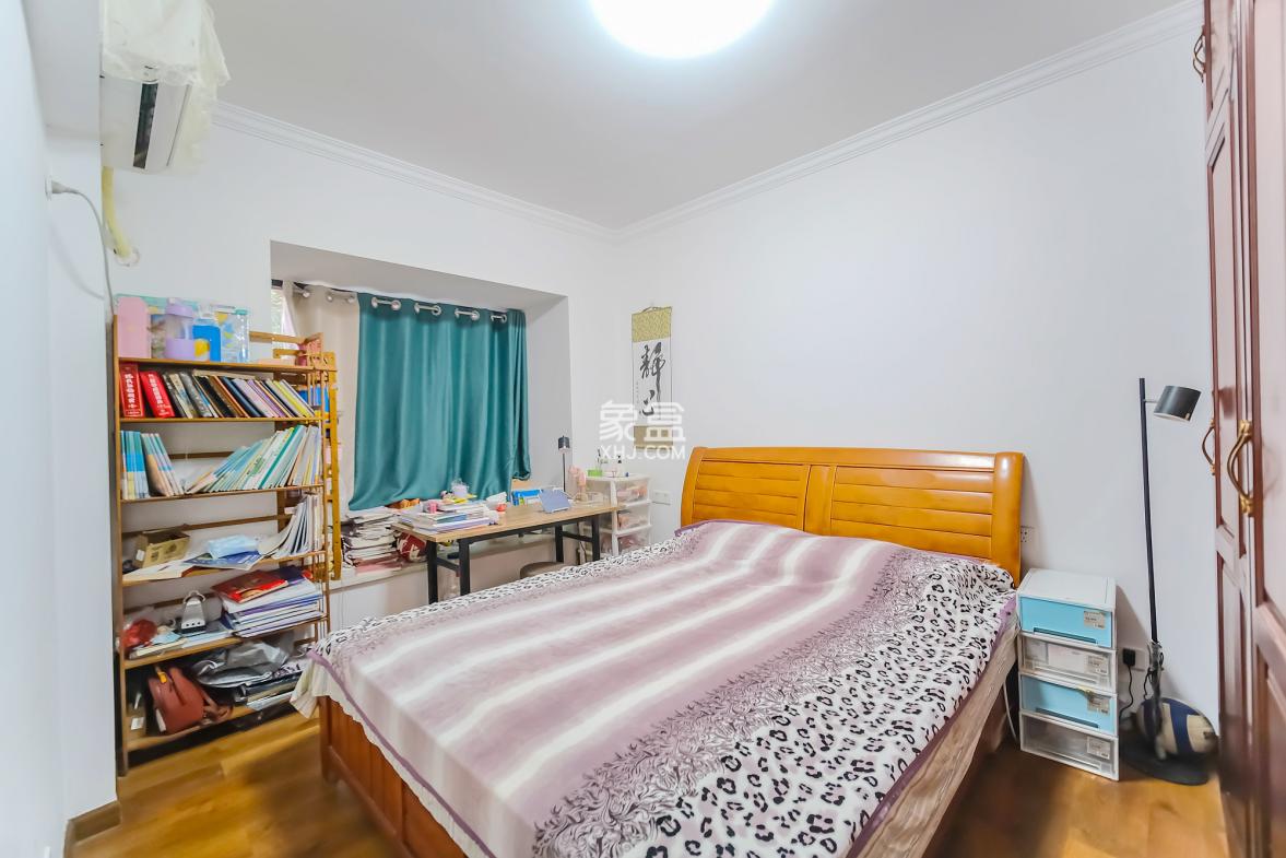 盛地尊域 4室2厅2卫 72.30万 盛地尊域 4室2厅2卫 72.30万卧室