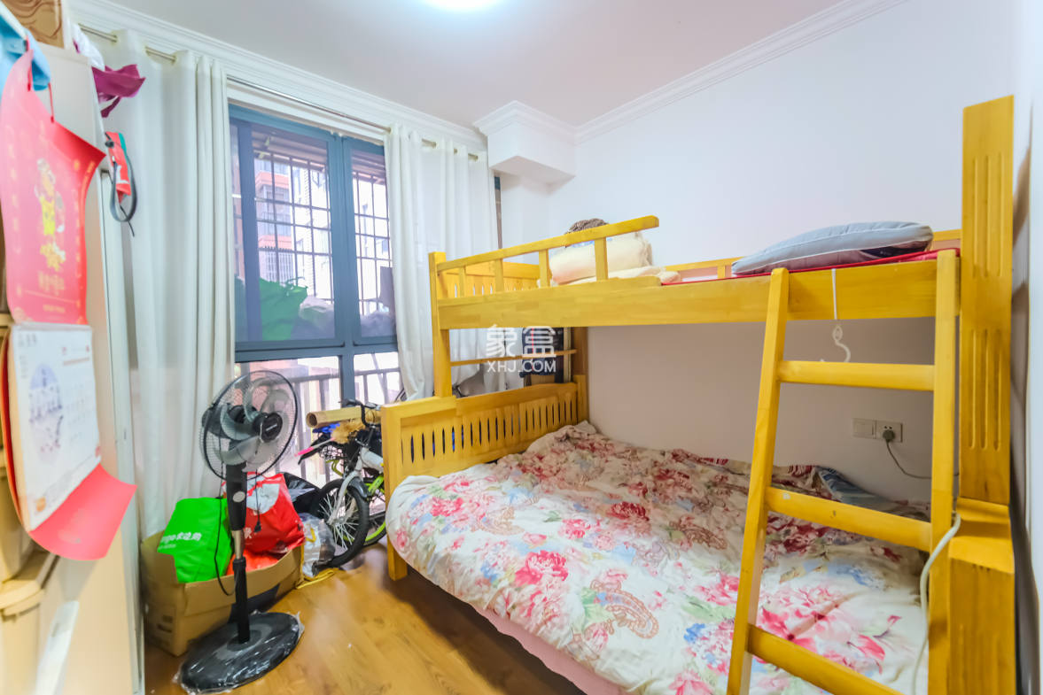 盛地尊域 4室2厅2卫 72.30万 盛地尊域 4室2厅2卫 72.30万卧室