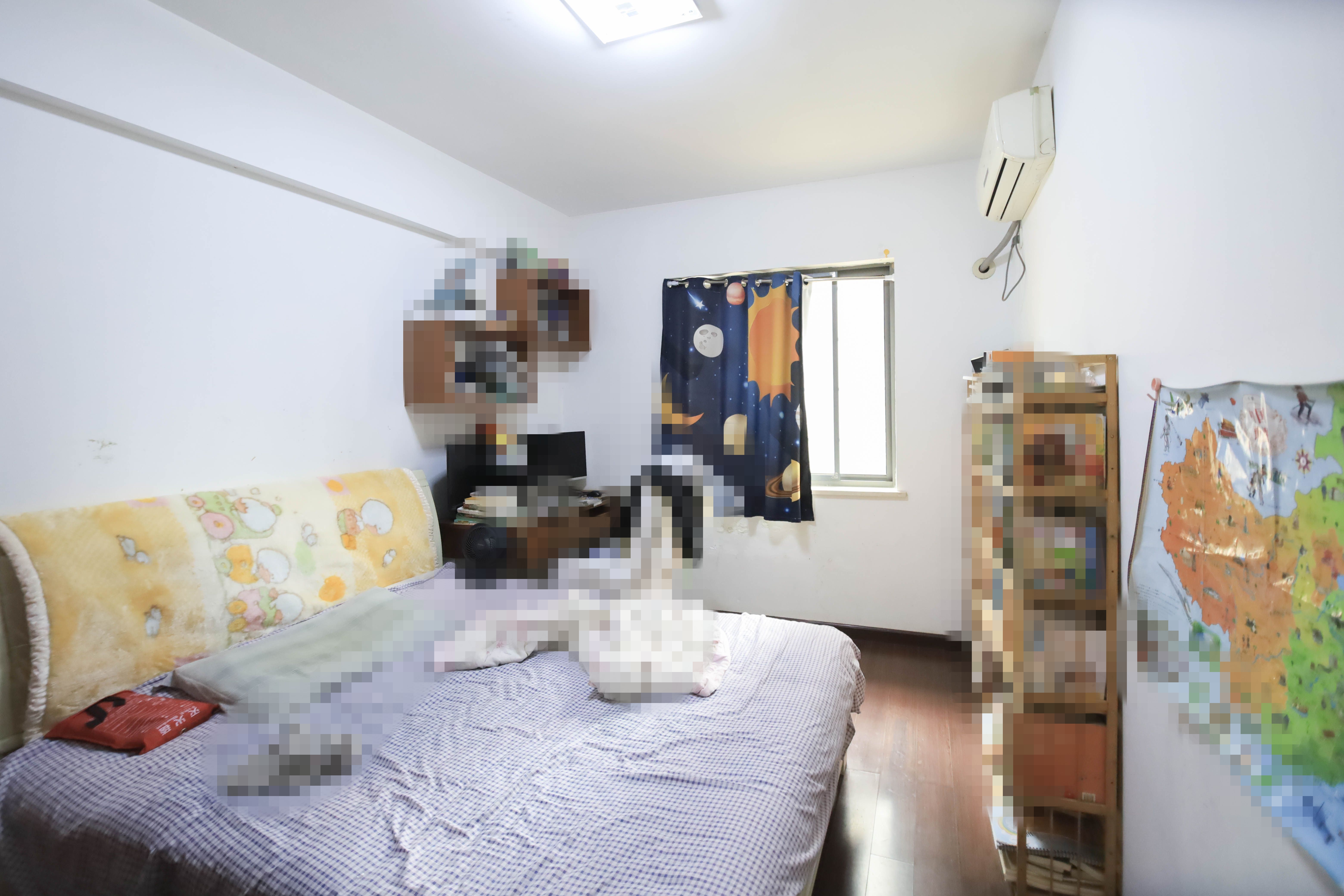 鑫天御景湾  3室2厅2卫   135.00万卧室