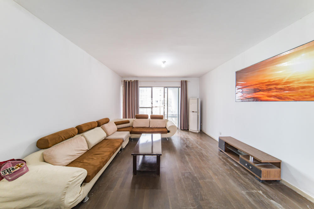 阳光100二期  4室2厅2卫    115.0万