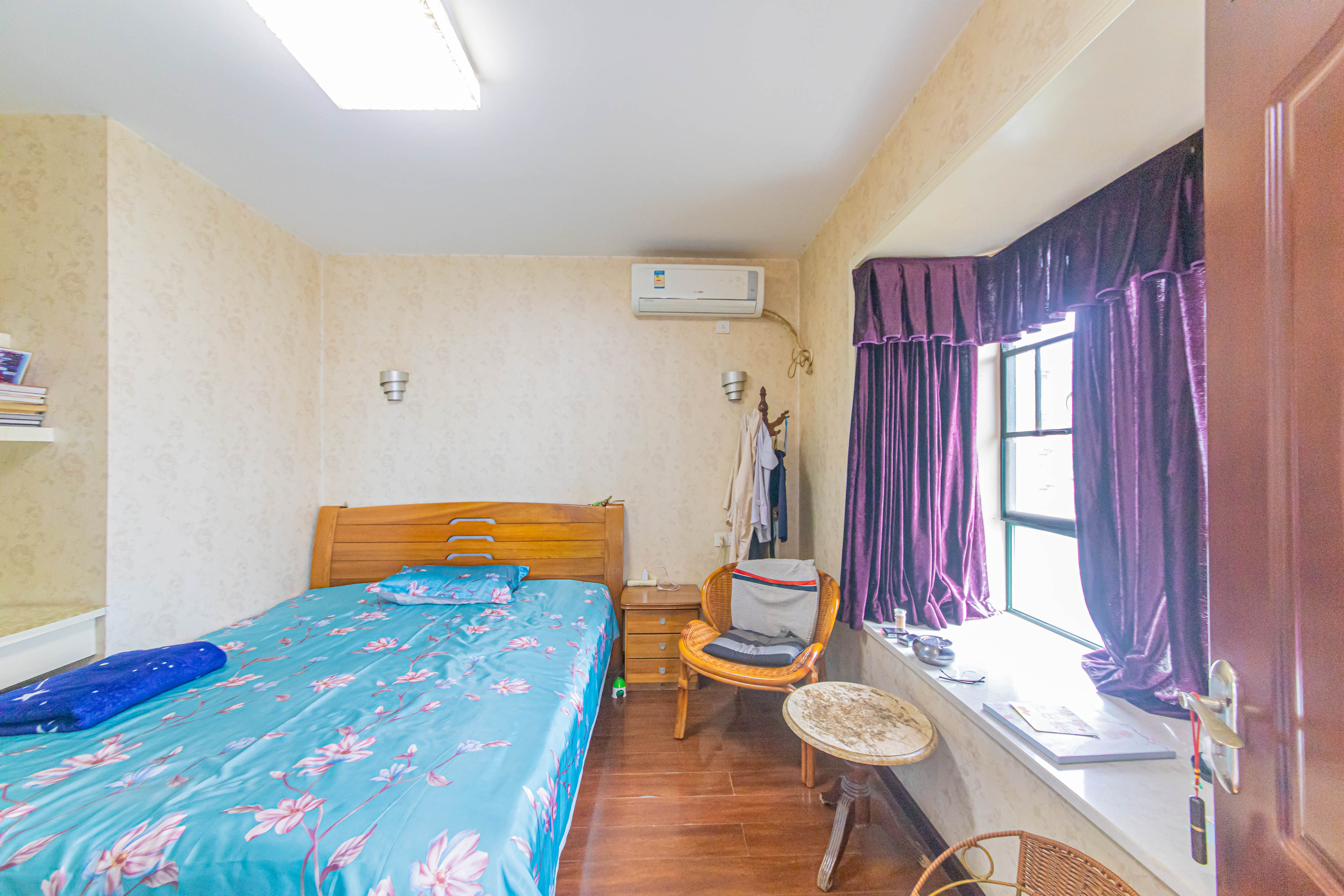 华天苑  3室2厅1卫    142.0万 华天苑  3室2厅1卫    142.0万卧室