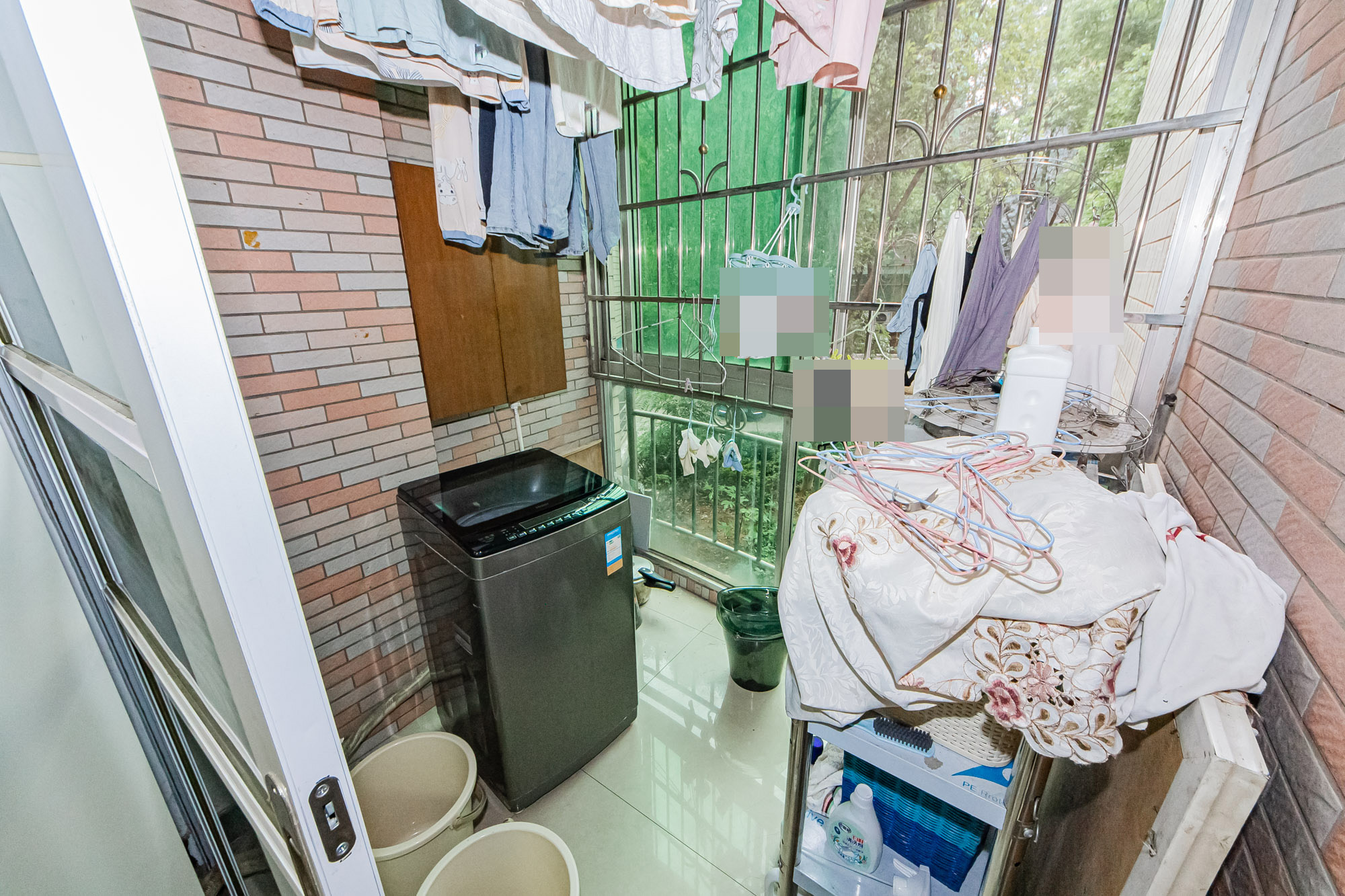 长沙市公安局金霞小区  3室2厅2卫   88.00万阳台
