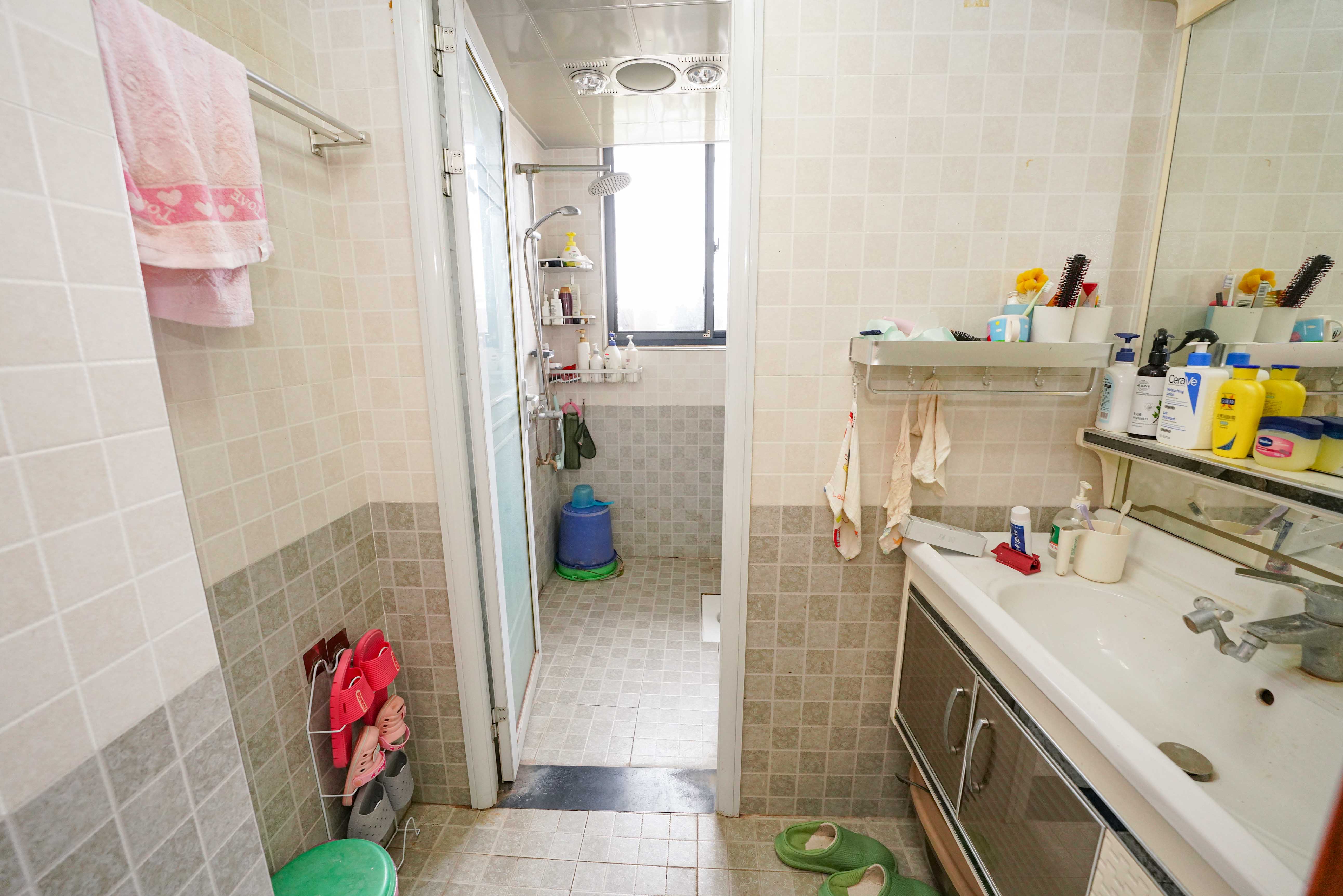 黑金时代广场 3室2厅2卫 100.0万 黑金时代广场 3室2厅2卫 100.0万其他