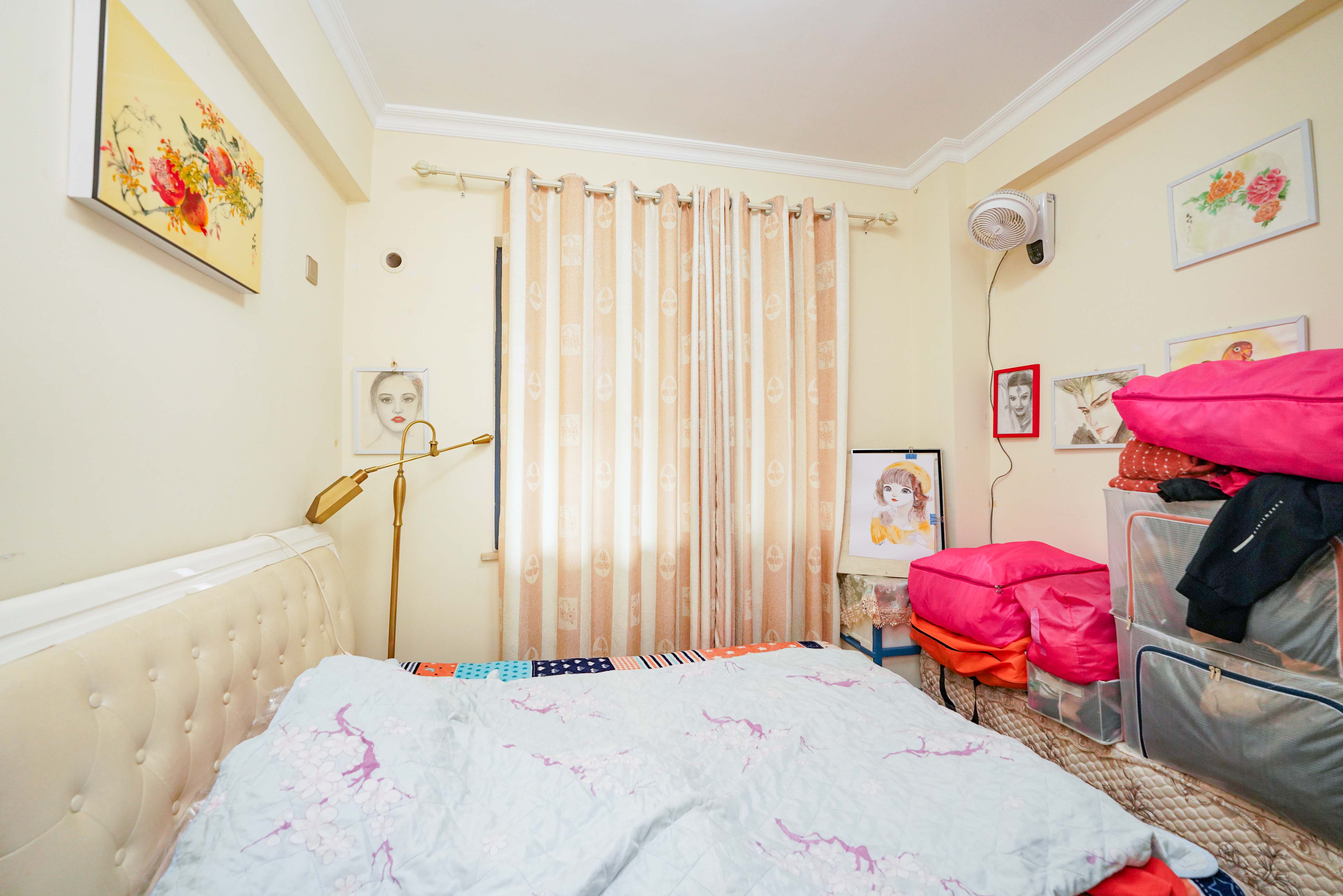 黑金时代广场 3室2厅2卫 100.0万 黑金时代广场 3室2厅2卫 100.0万卧室