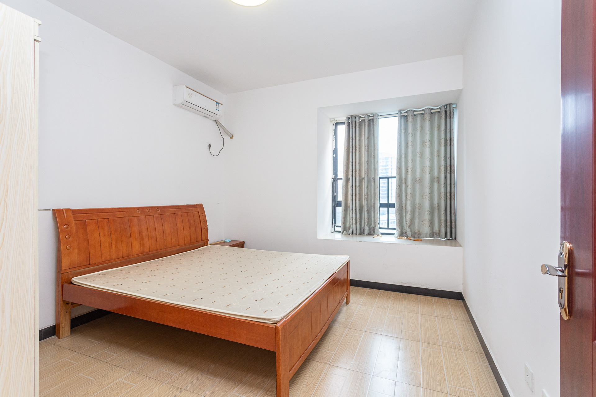 玛丽的花园(金色阳光家园) 3室2厅1卫 80.0万 玛丽的花园(金色阳光家园) 3室2厅1卫 80.0万卧室