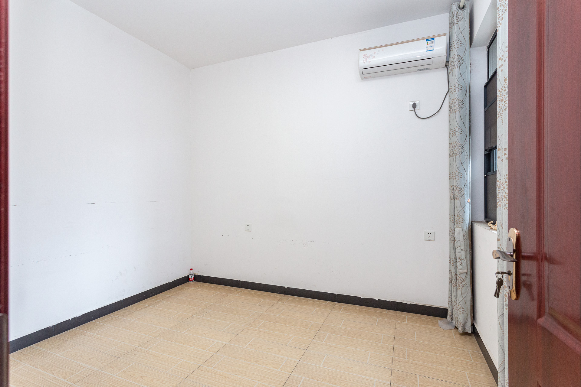 玛丽的花园(金色阳光家园) 3室2厅1卫 80.0万 玛丽的花园(金色阳光家园) 3室2厅1卫 80.0万卧室