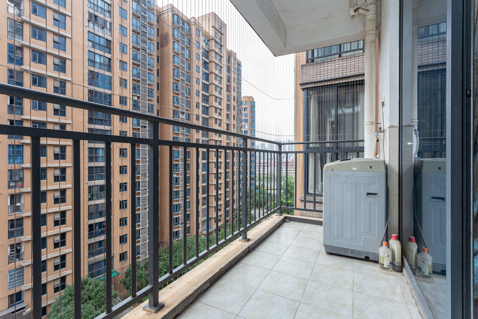 玛丽的花园(金色阳光家园) 3室2厅1卫 80.0万 玛丽的花园(金色阳光家园) 3室2厅1卫 80.0万阳台